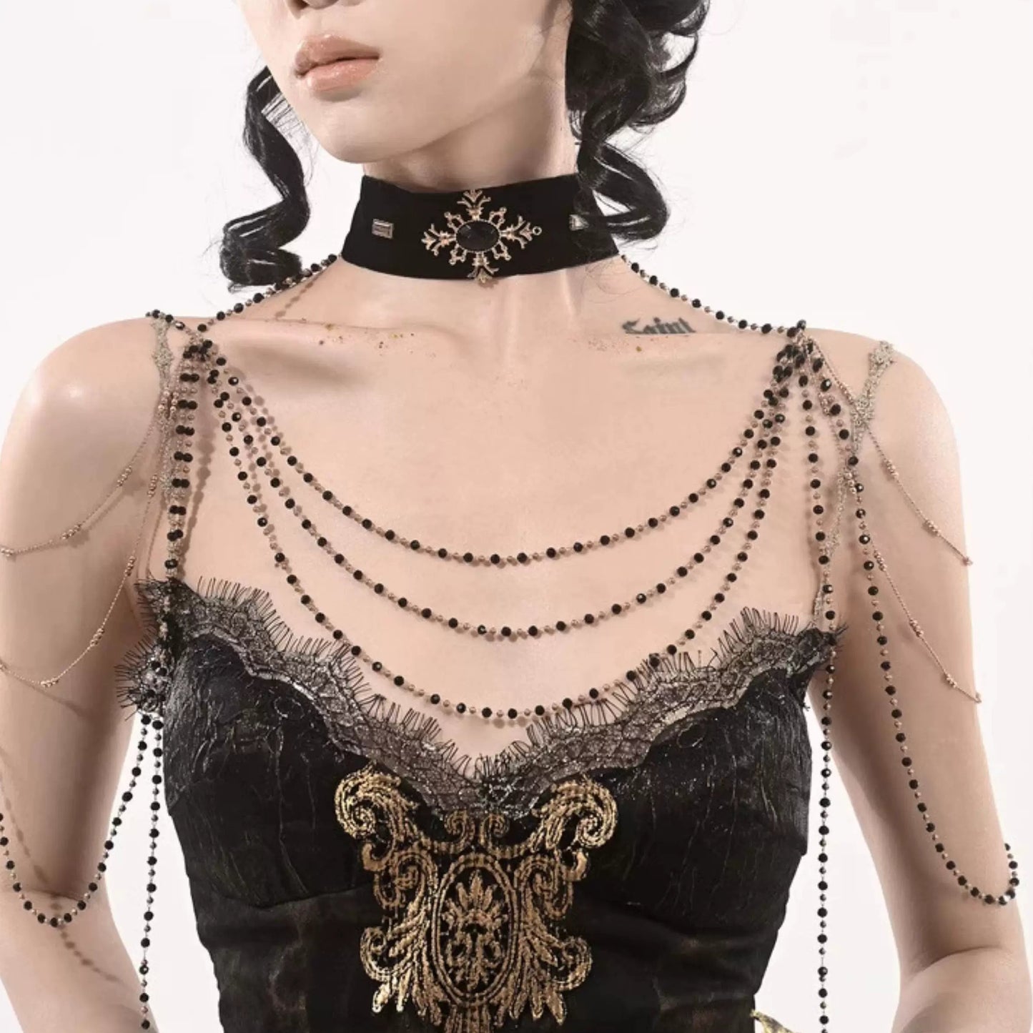 【DarkGothic】ベルベット×ショルダーチェーン 一体型レイヤードカラー | ダークゴシック