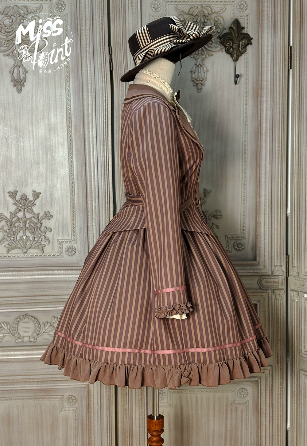 [Pre-orders available until 12/4] Classic Chocolat Stripe Short Jacket