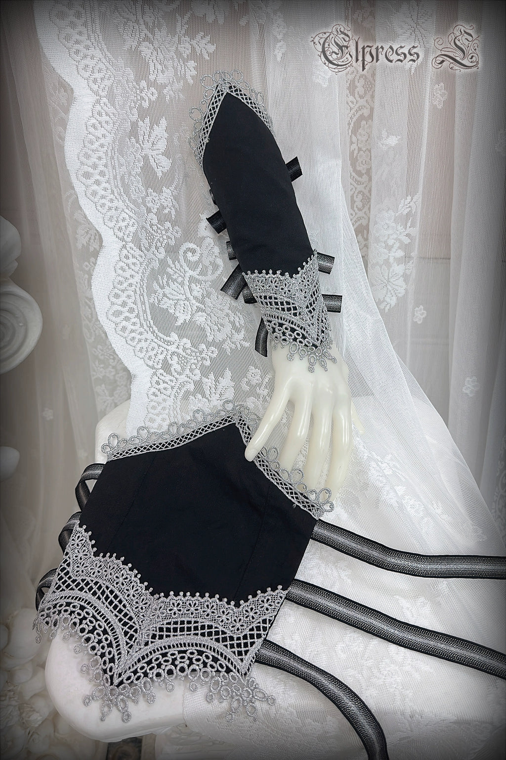 [Only available with simultaneous purchase] Rose Throne hat, arm sleeves and other accessories