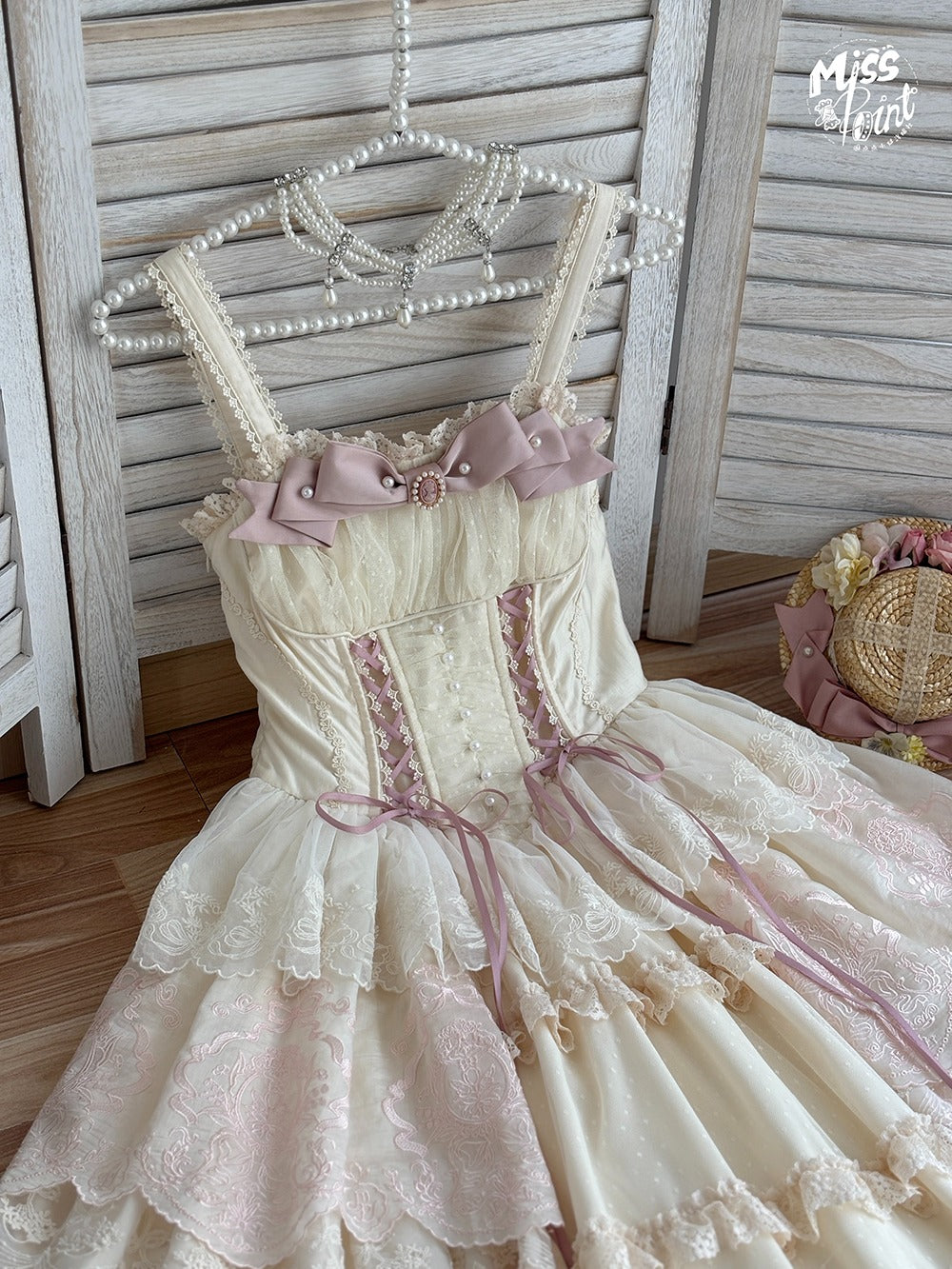 【受注予約9/25まで】Noble Garden 刺繍ジャンパースカート