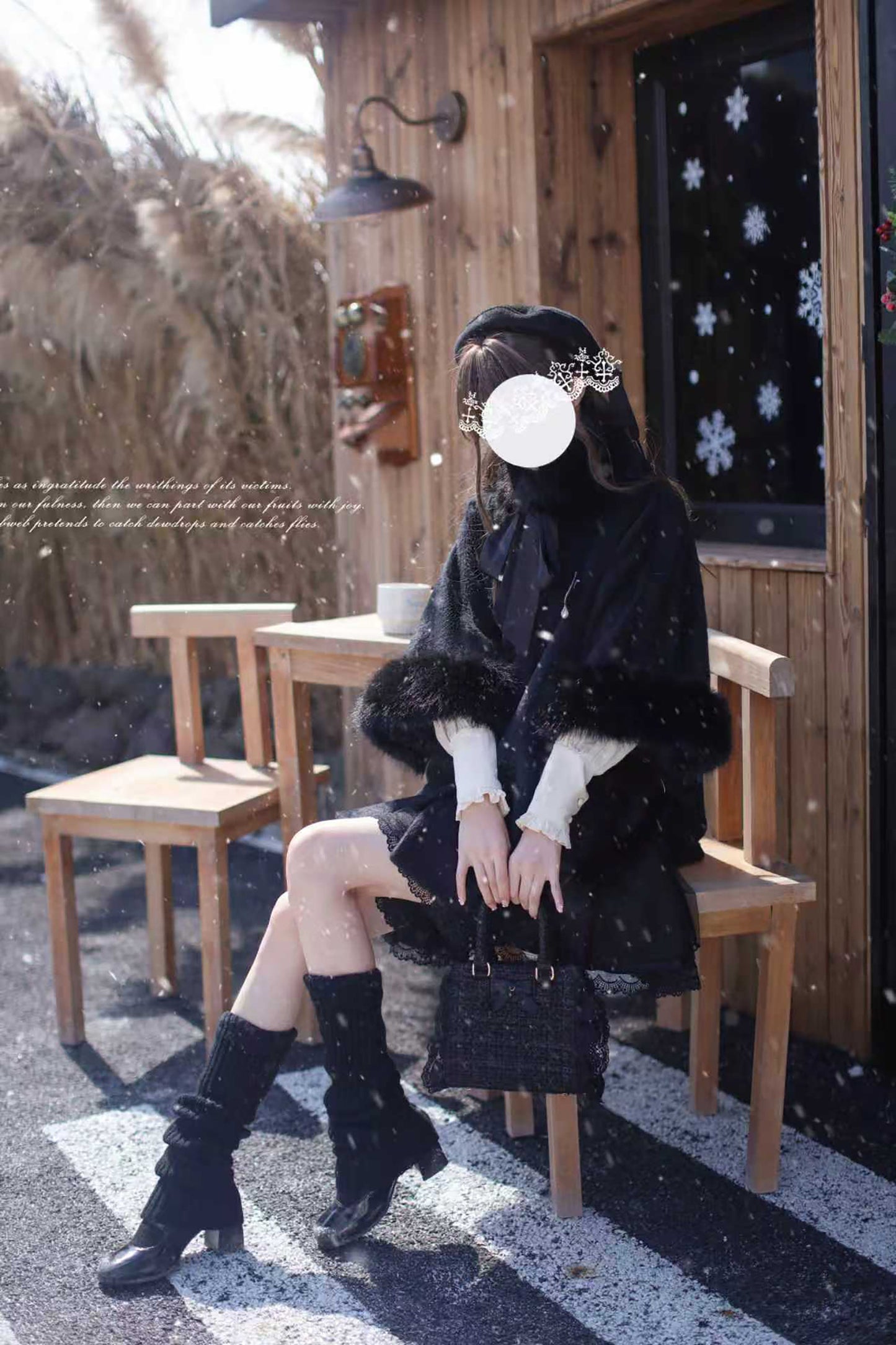 お嬢様ブラックのファー付きマント