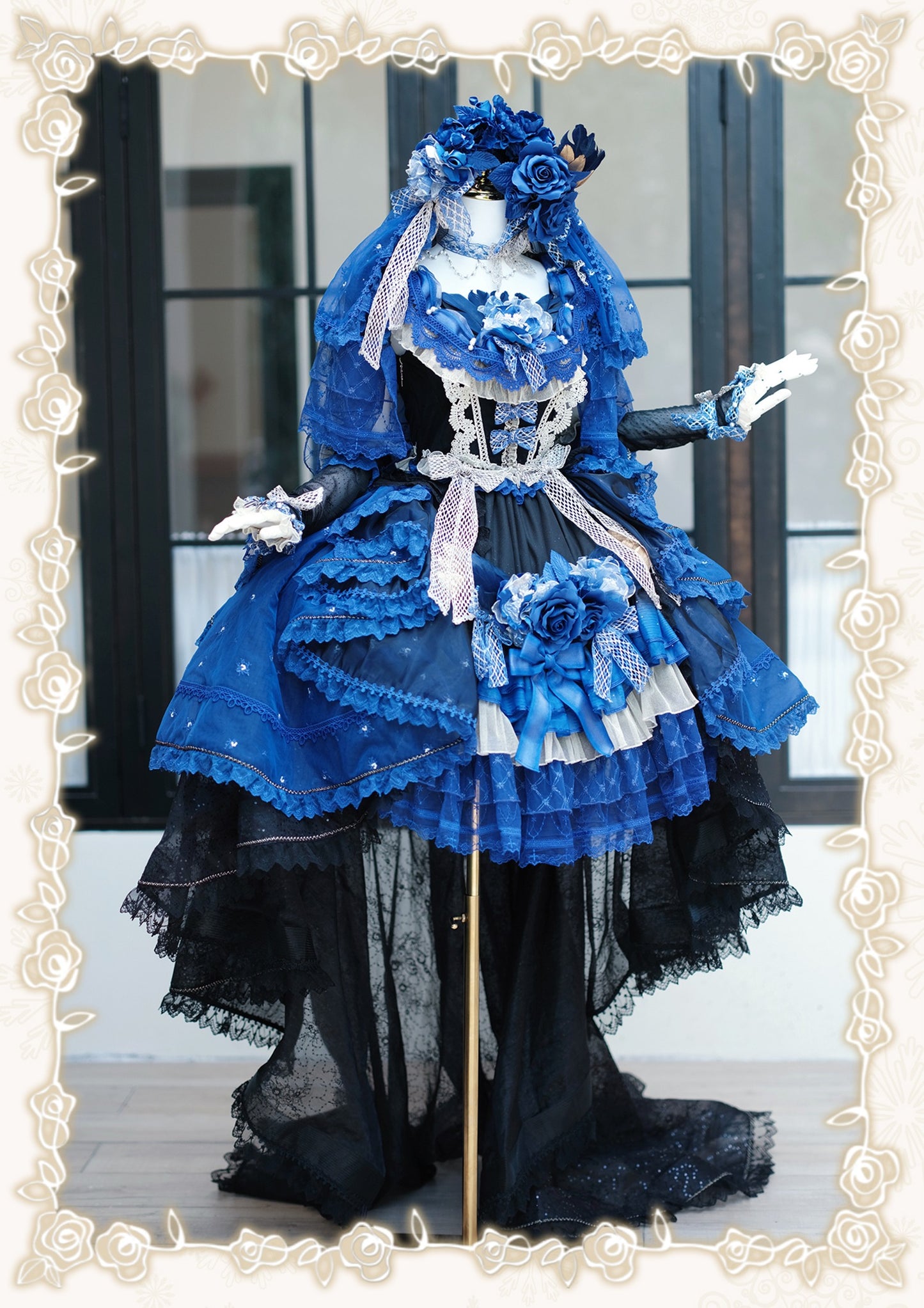 【受注予約8/13まで】Snow Rose Princess トレーン付きドレス・ブルー×ブラック（ゴールド）