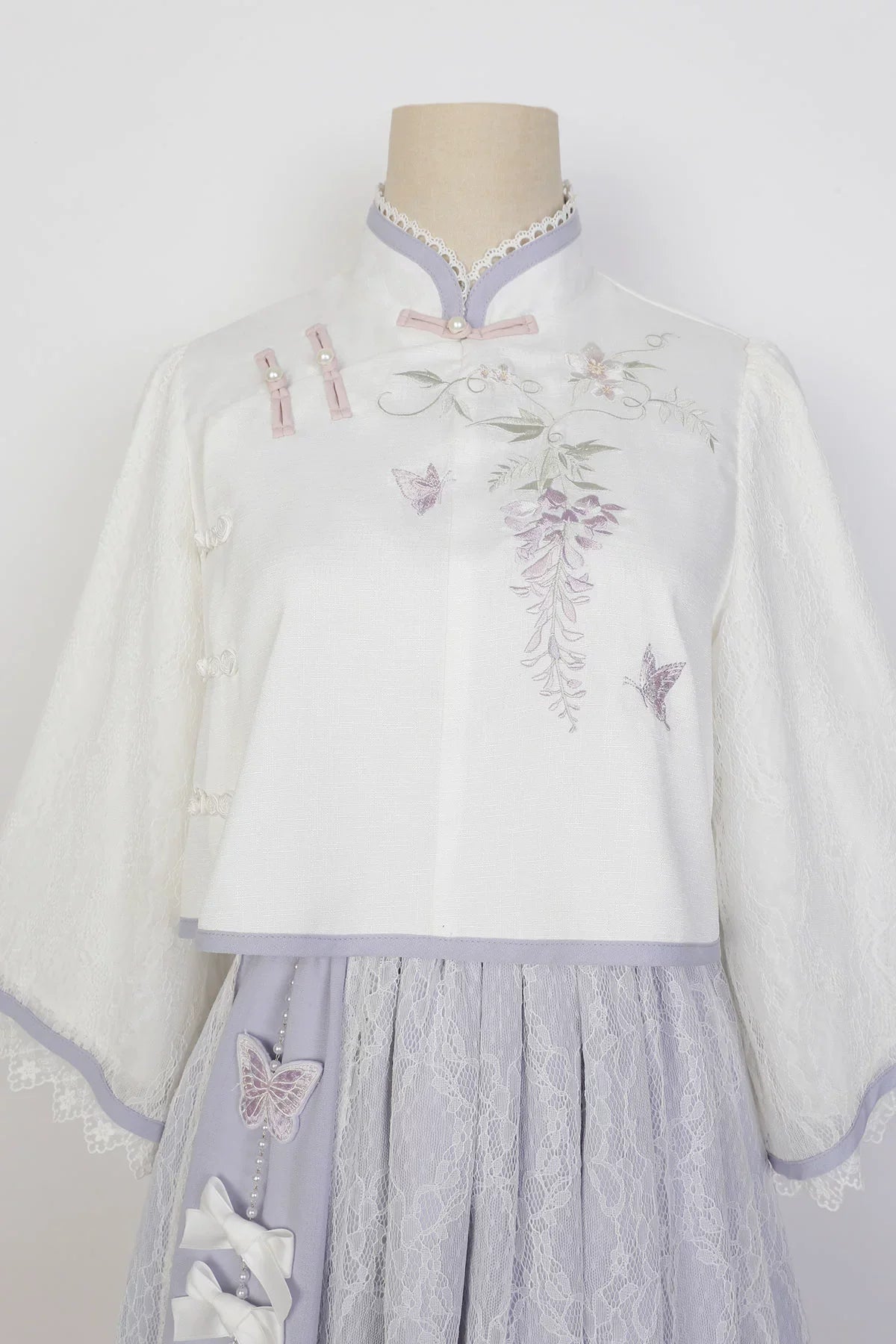 Wisteria butterfly and wisteria loli setup