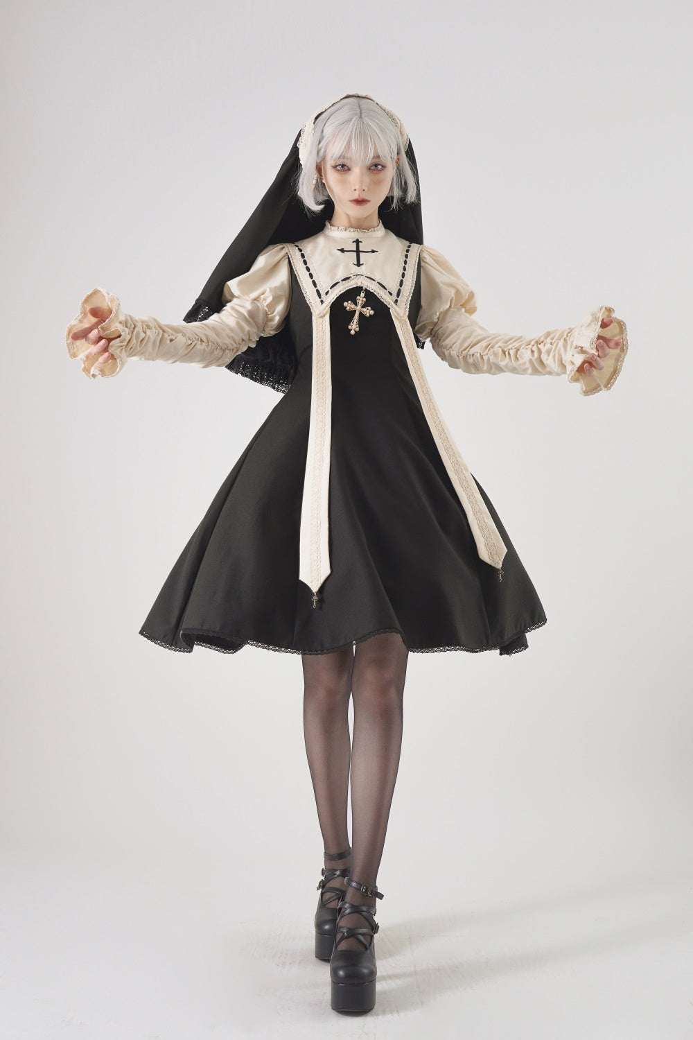 [Resale/Pre-orders until 10/16] Pray on a Moonlight Night Dress, Black x Off-White, Short Length