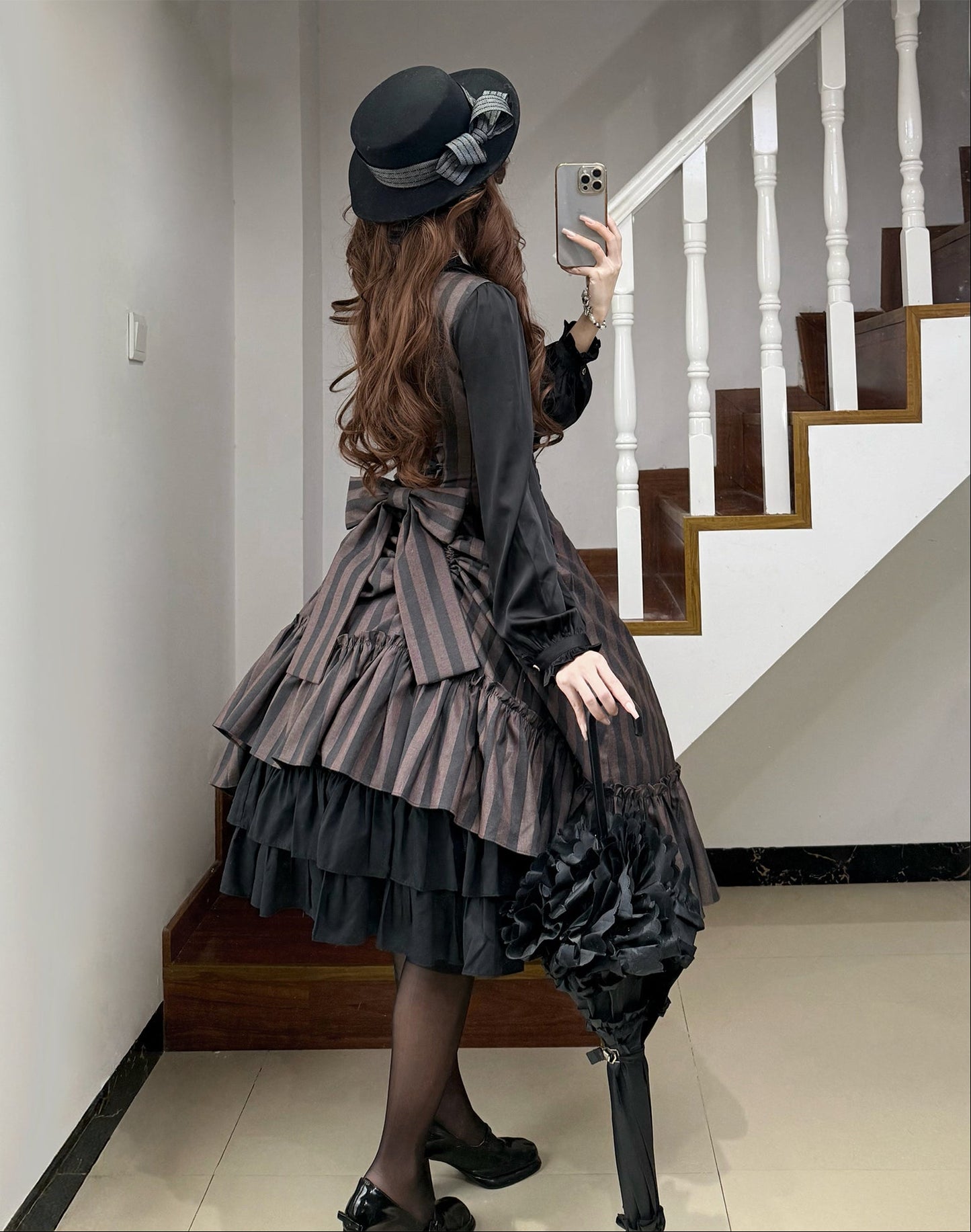 【受注予約12/3まで】Monochrome Reverie ジャンパースカート・ストライプ