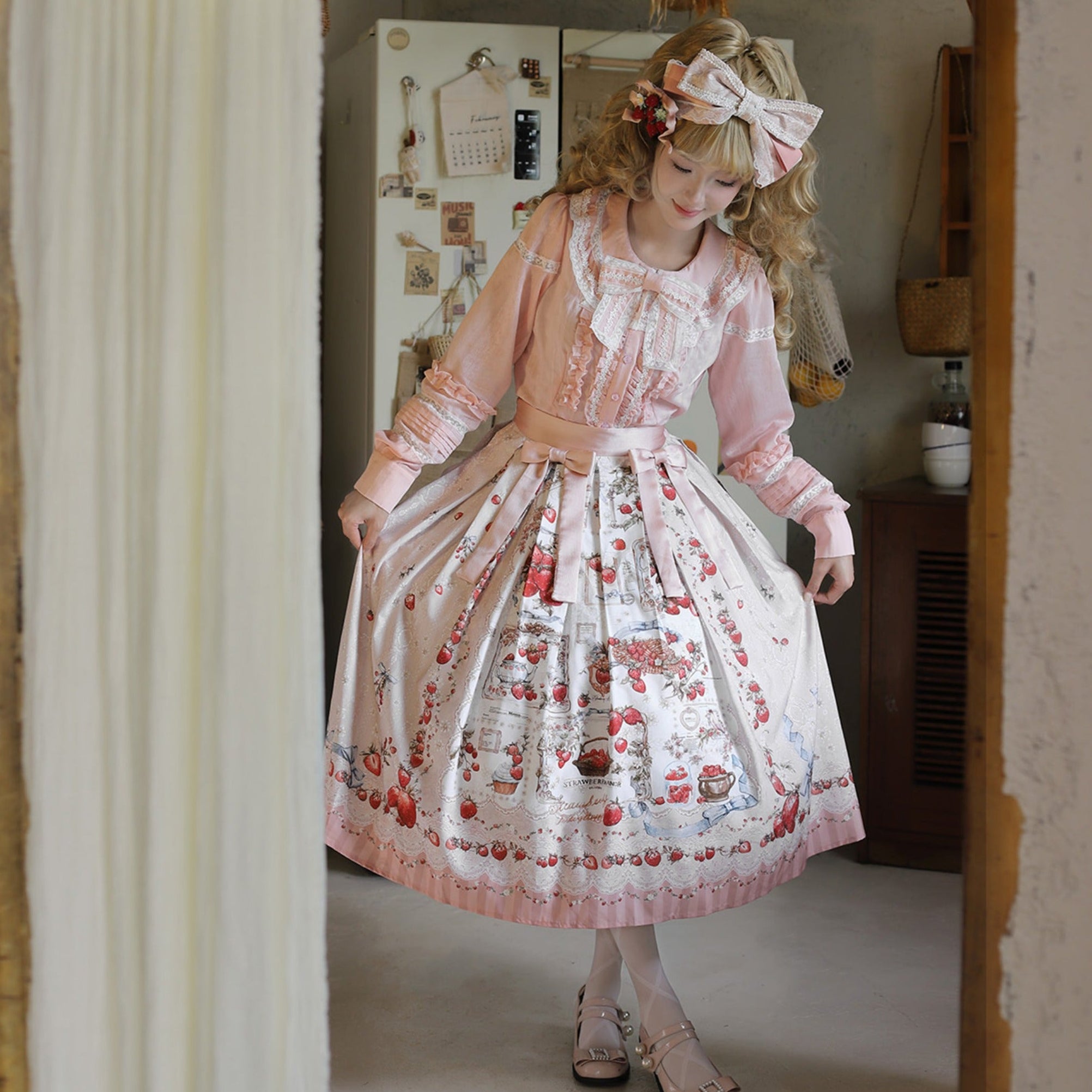 【受注予約12/16まで】Strawberry Manor プリントスカート・ミディ丈