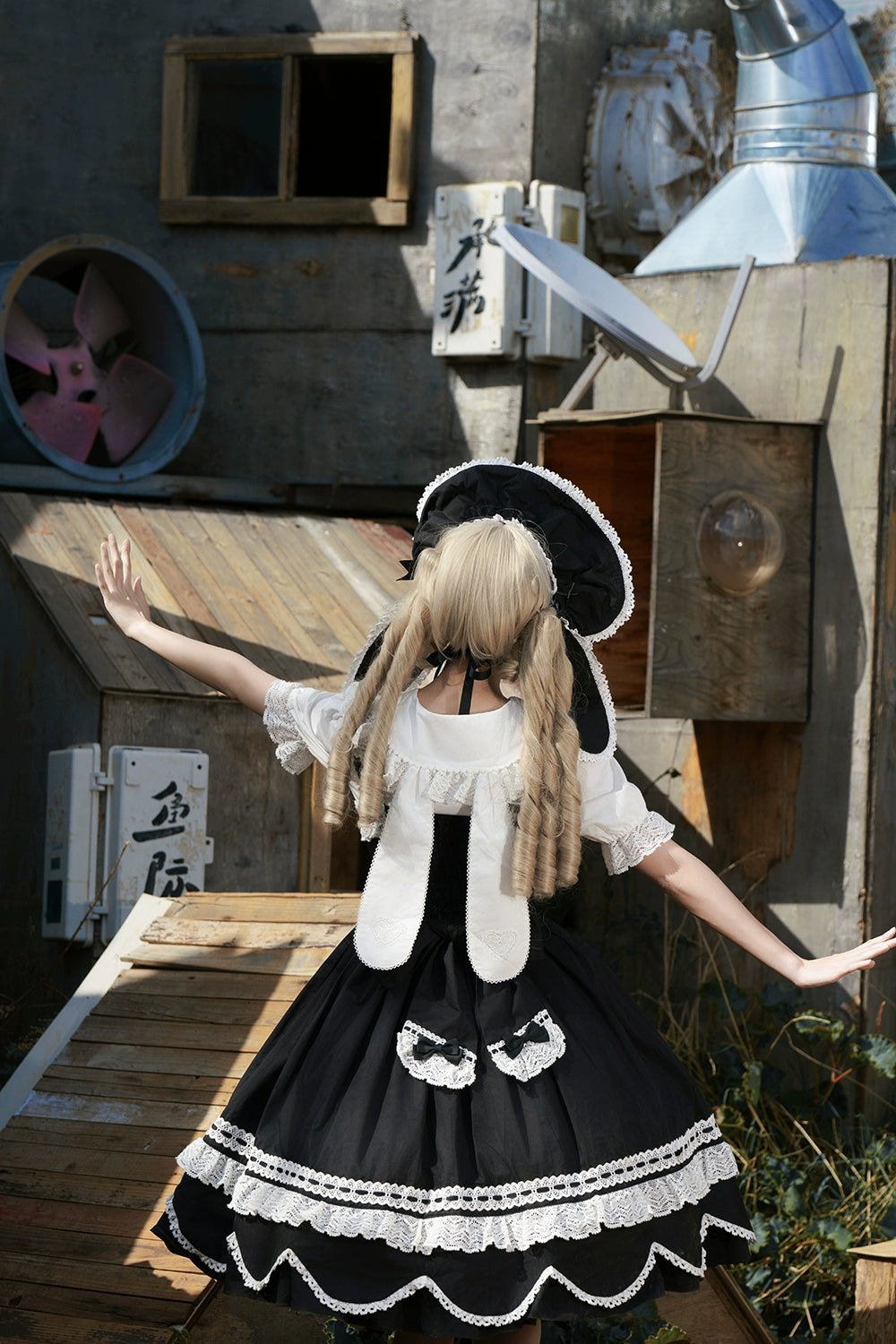 【受注予約6/12まで】Antique Petal Rabbit リボンジャンパースカート