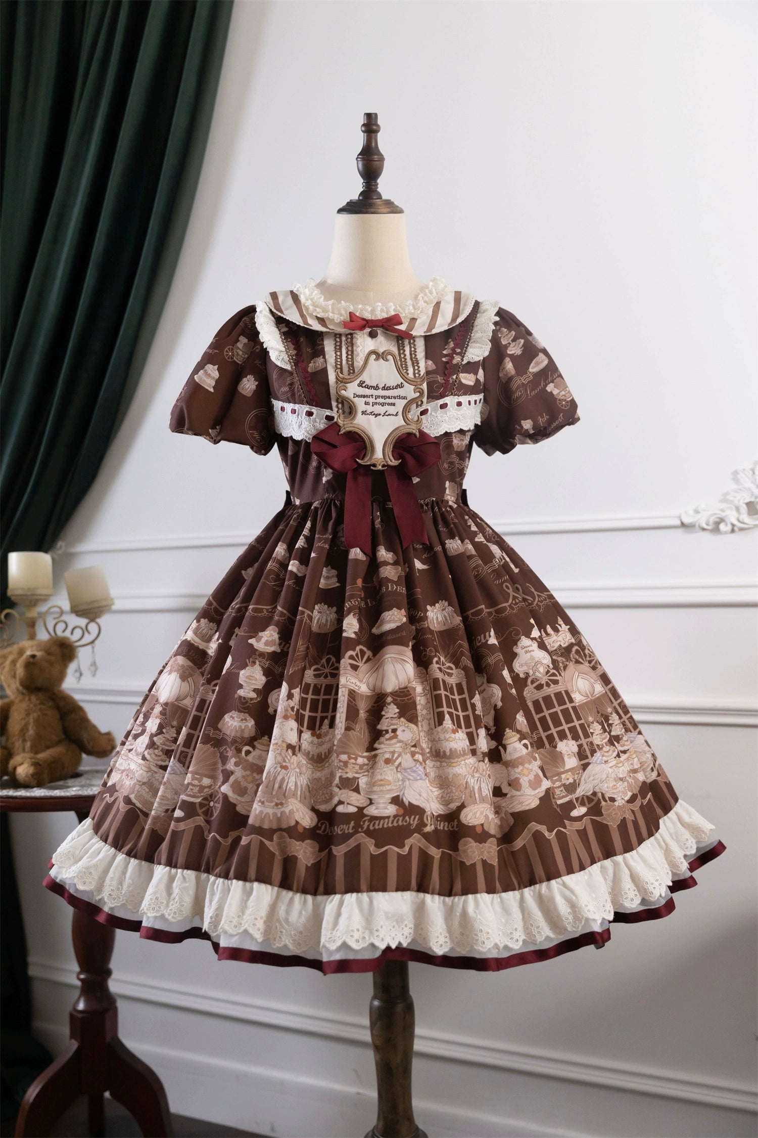 [Pre-orders available until 10/28] Antique Dessert Room Short Sleeve Dress