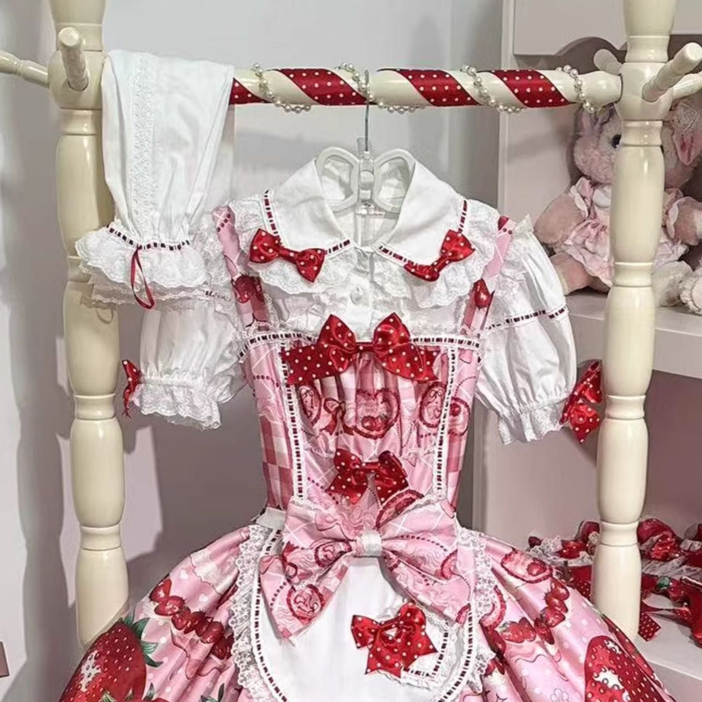 [Pre-orders available until 3/16] Dream to Strawberry 2way blouse