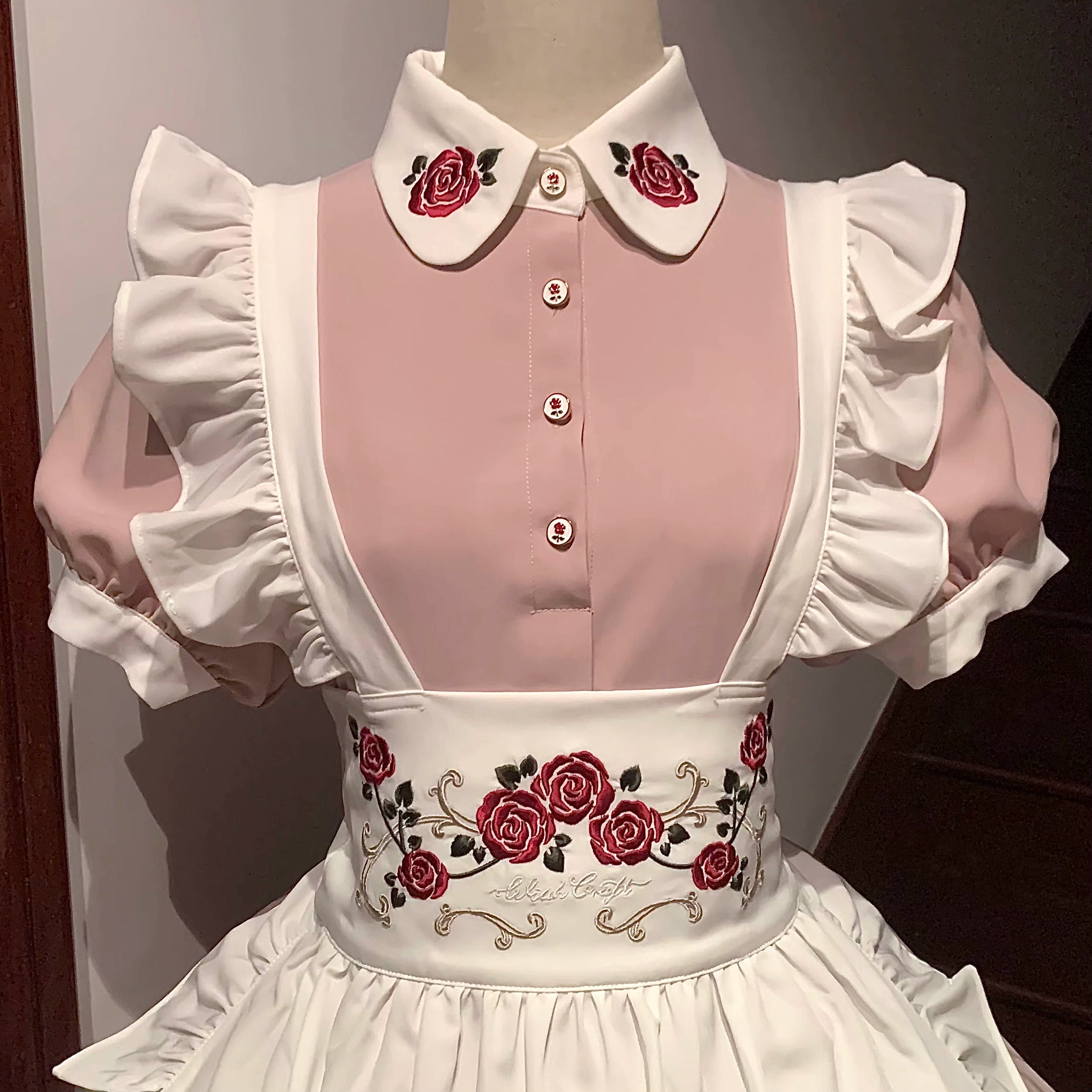 New color of maid-style dress with red rose embroidery and apron