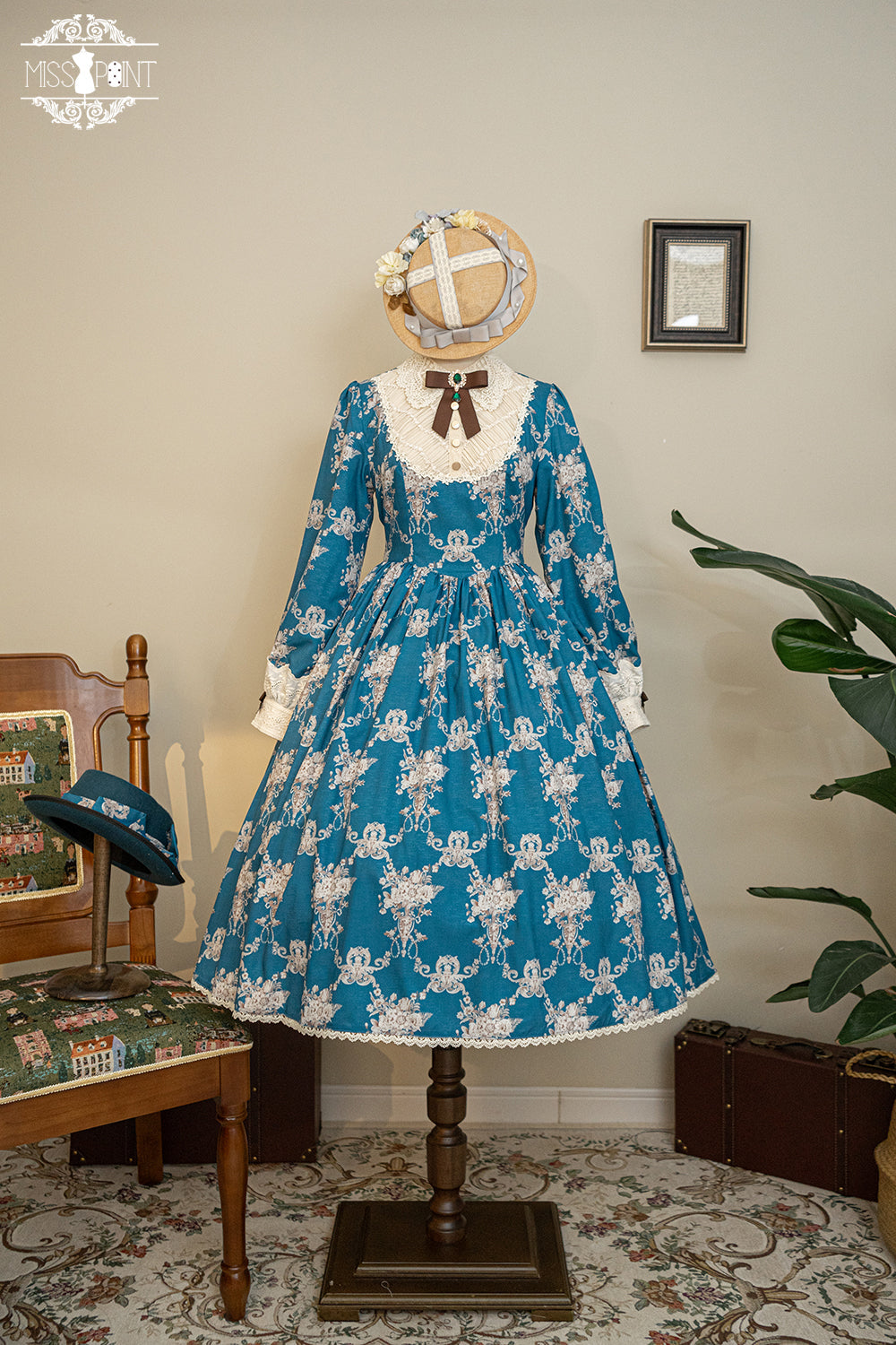 [Pre-order] Antique Flower Wall Dress