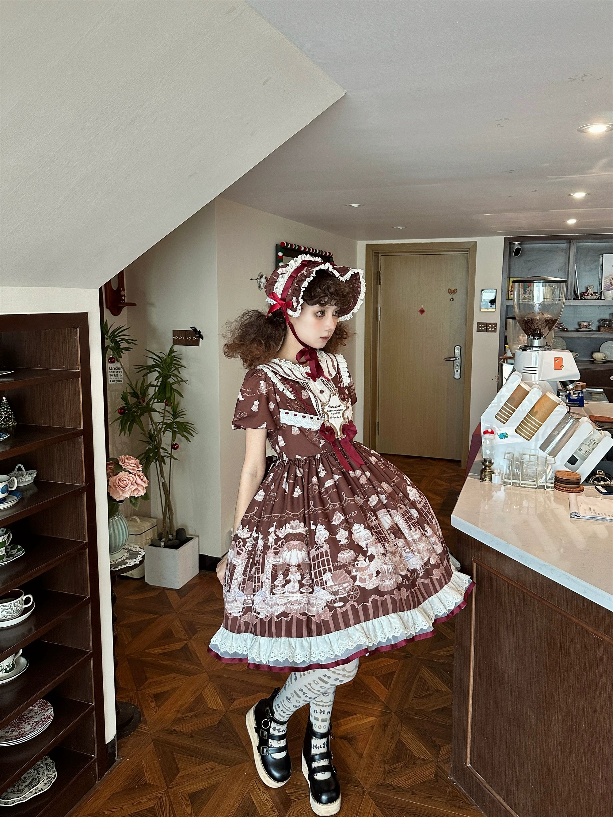 [Pre-orders available until 10/28] Antique Dessert Room Short Sleeve Dress