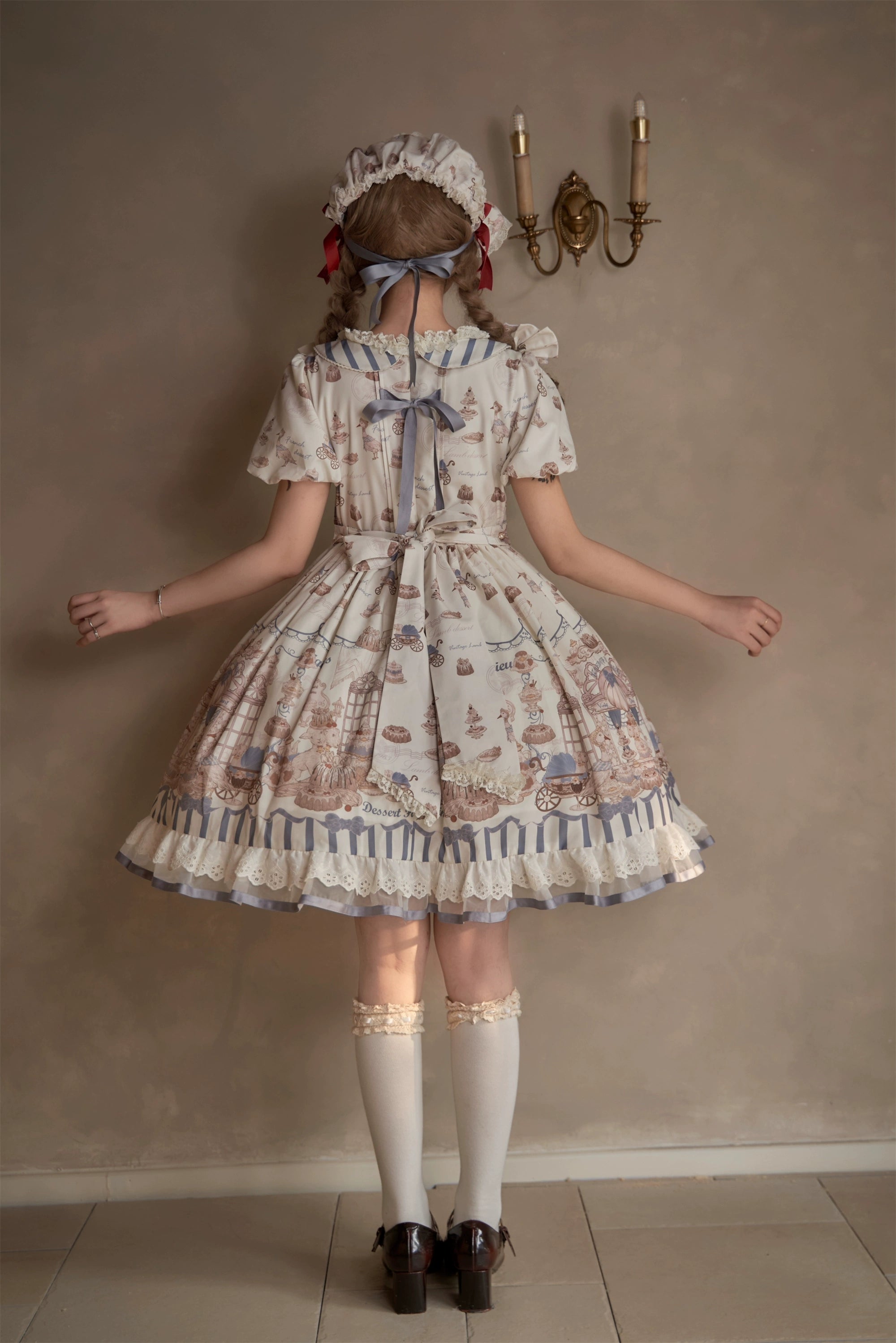[Pre-orders available until 10/28] Antique Dessert Room Short Sleeve Dress