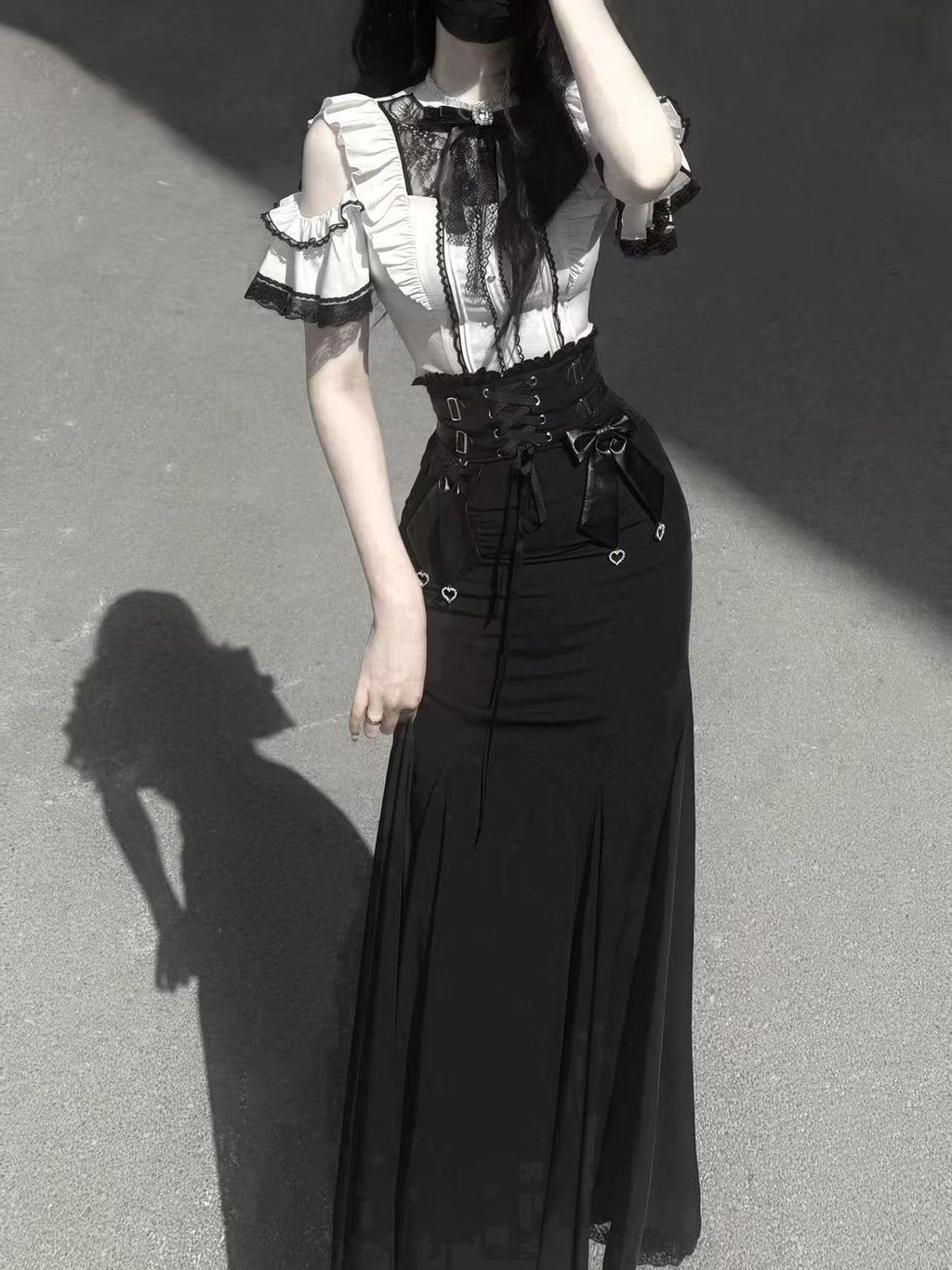 ブラックレースのマーメイドスカートセットアップ・半袖タイプ