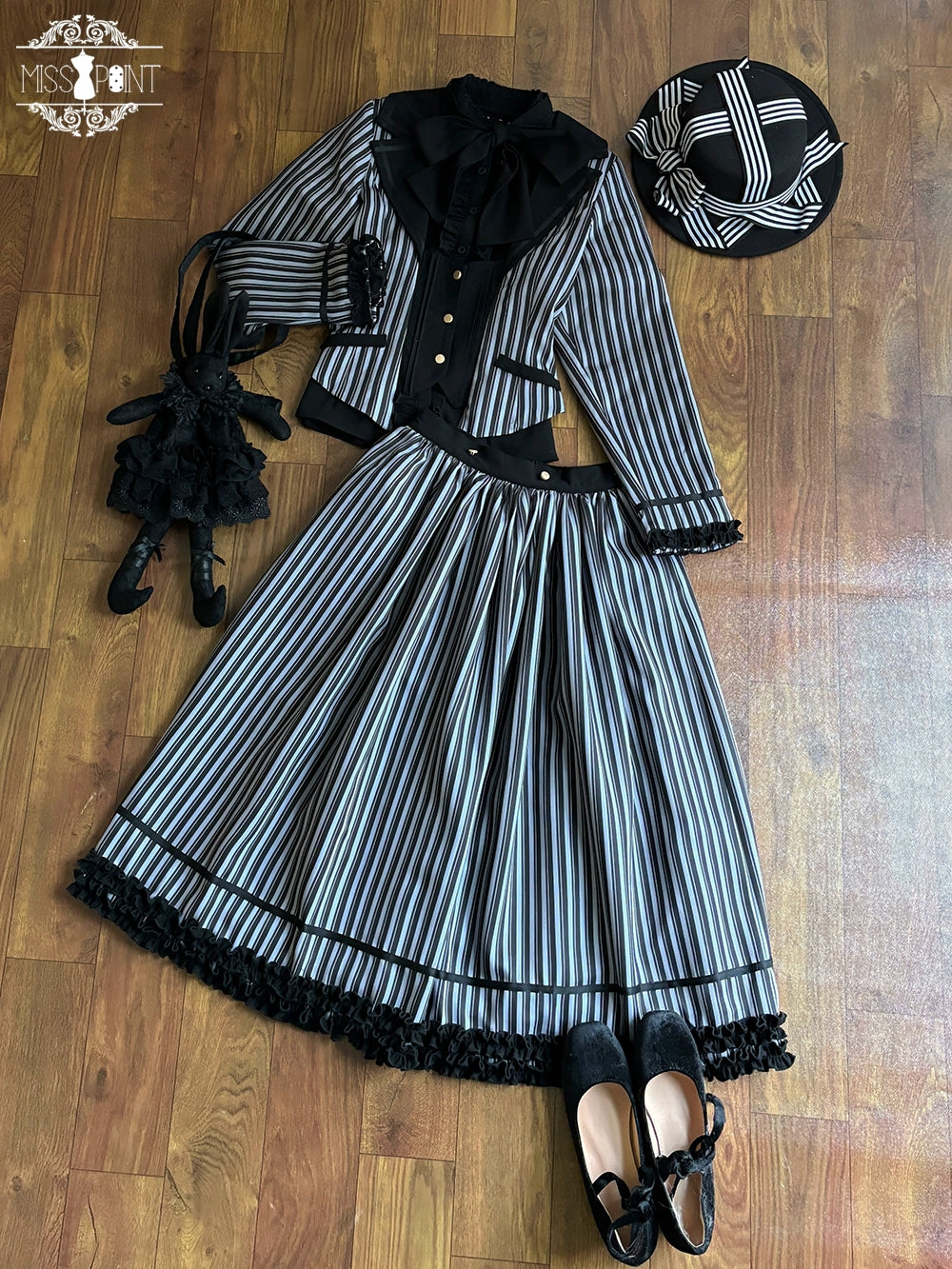 [Pre-orders available until 12/4] Classic Chocolat Stripe Long Skirt