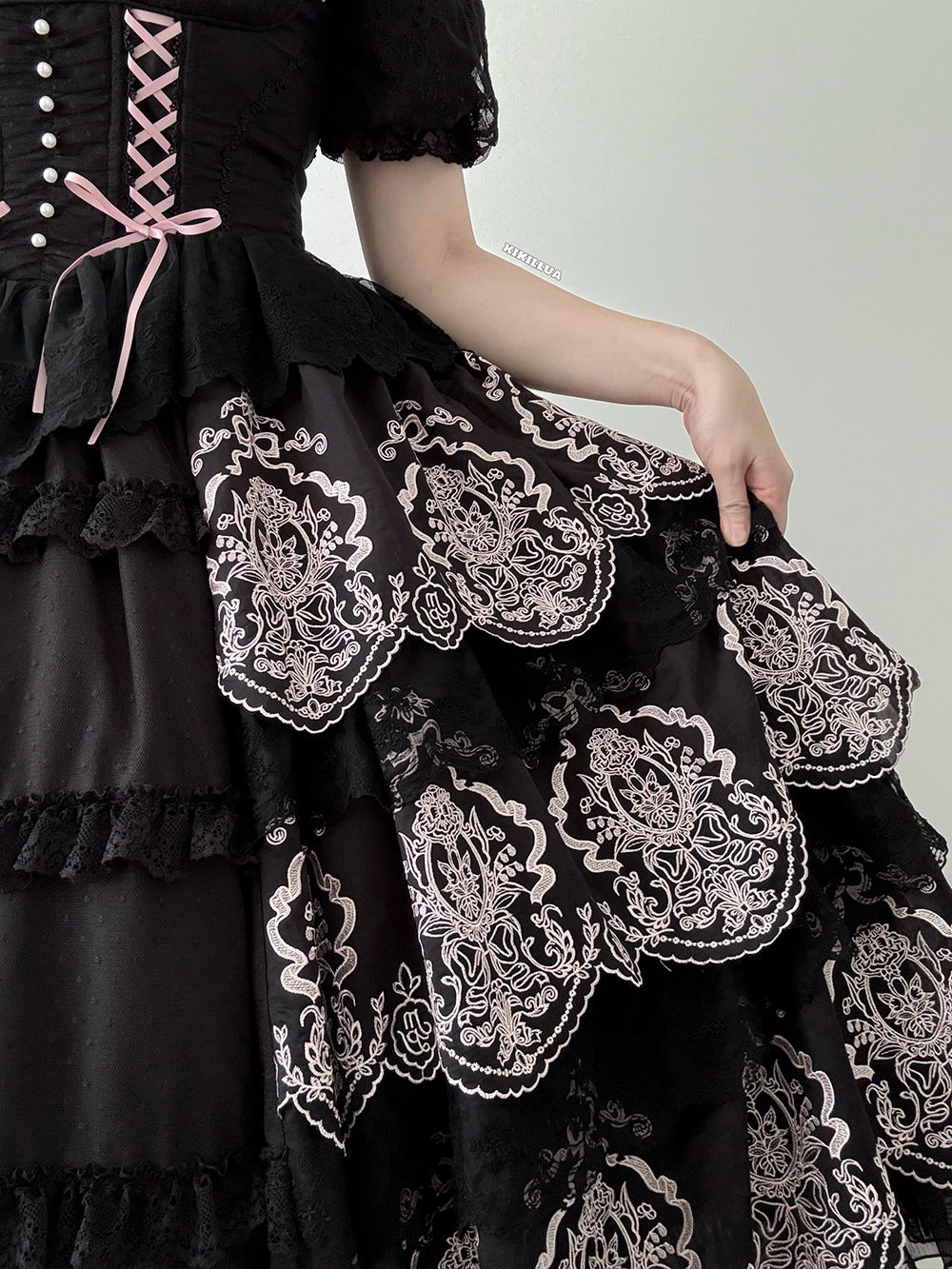 【予約販売】Noble Garden 刺繍ジャンパースカート