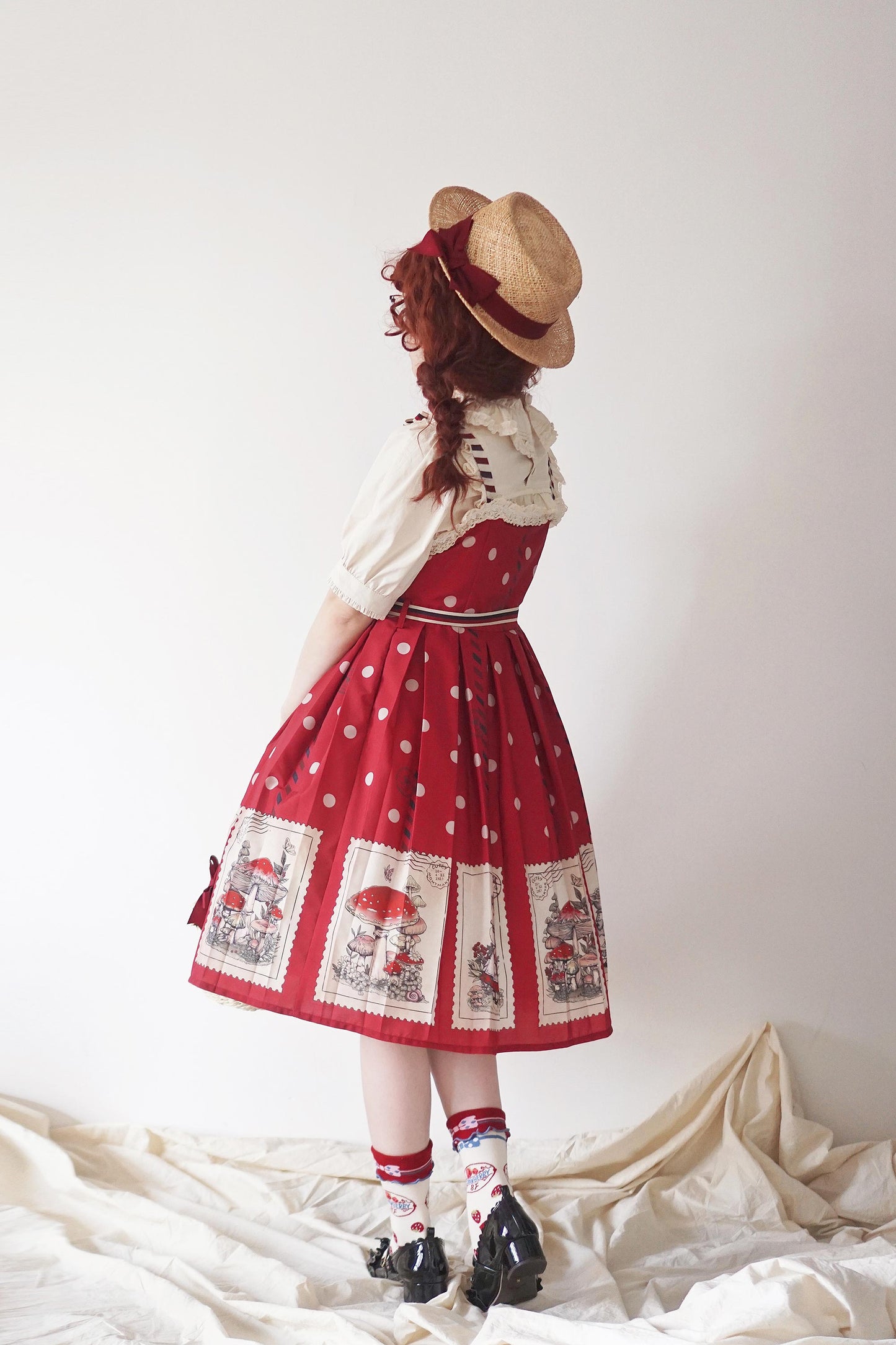 キノコとウサギの切手デザインジャンパースカート