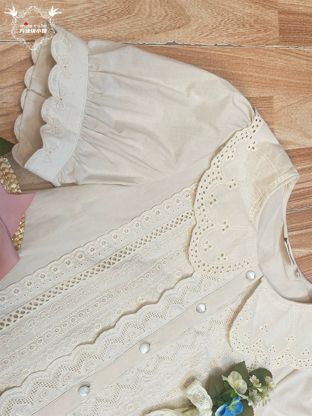 [Pre-orders available until 2/19] Sweetie Sheep Cutwork Lace Short Sleeve Blouse