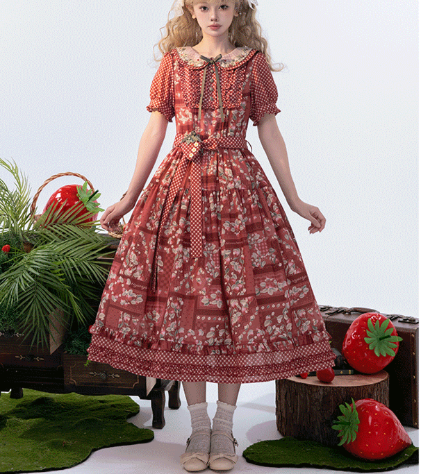 [Pre-orders available until 9/1] Strawberry Field Check x Strawberry Print Dress