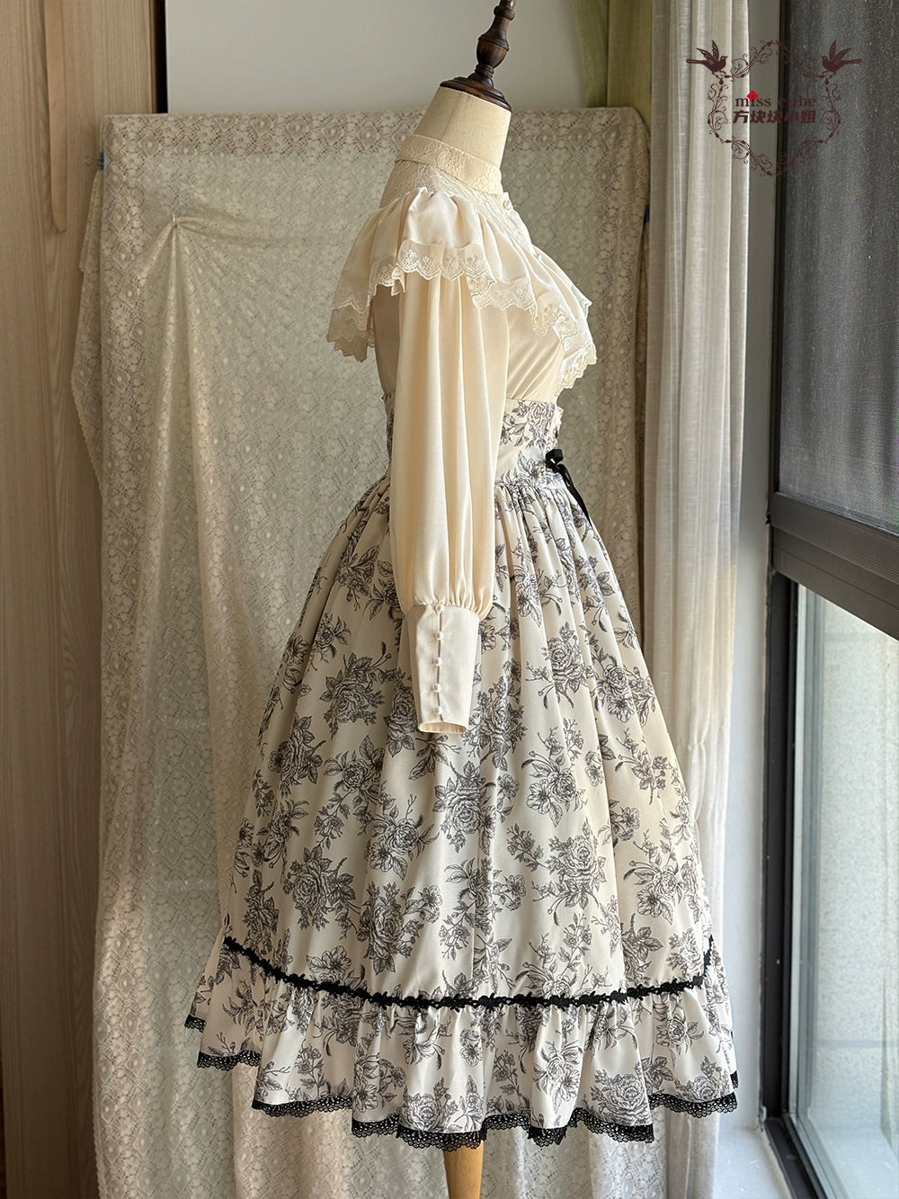 【予約販売】Sketch Wild Rose フリルスタンドカラーブラウス