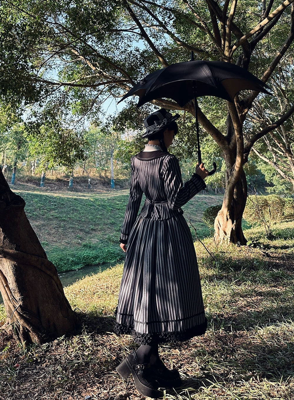[Pre-orders available until 12/4] Classic Chocolat Stripe Long Skirt