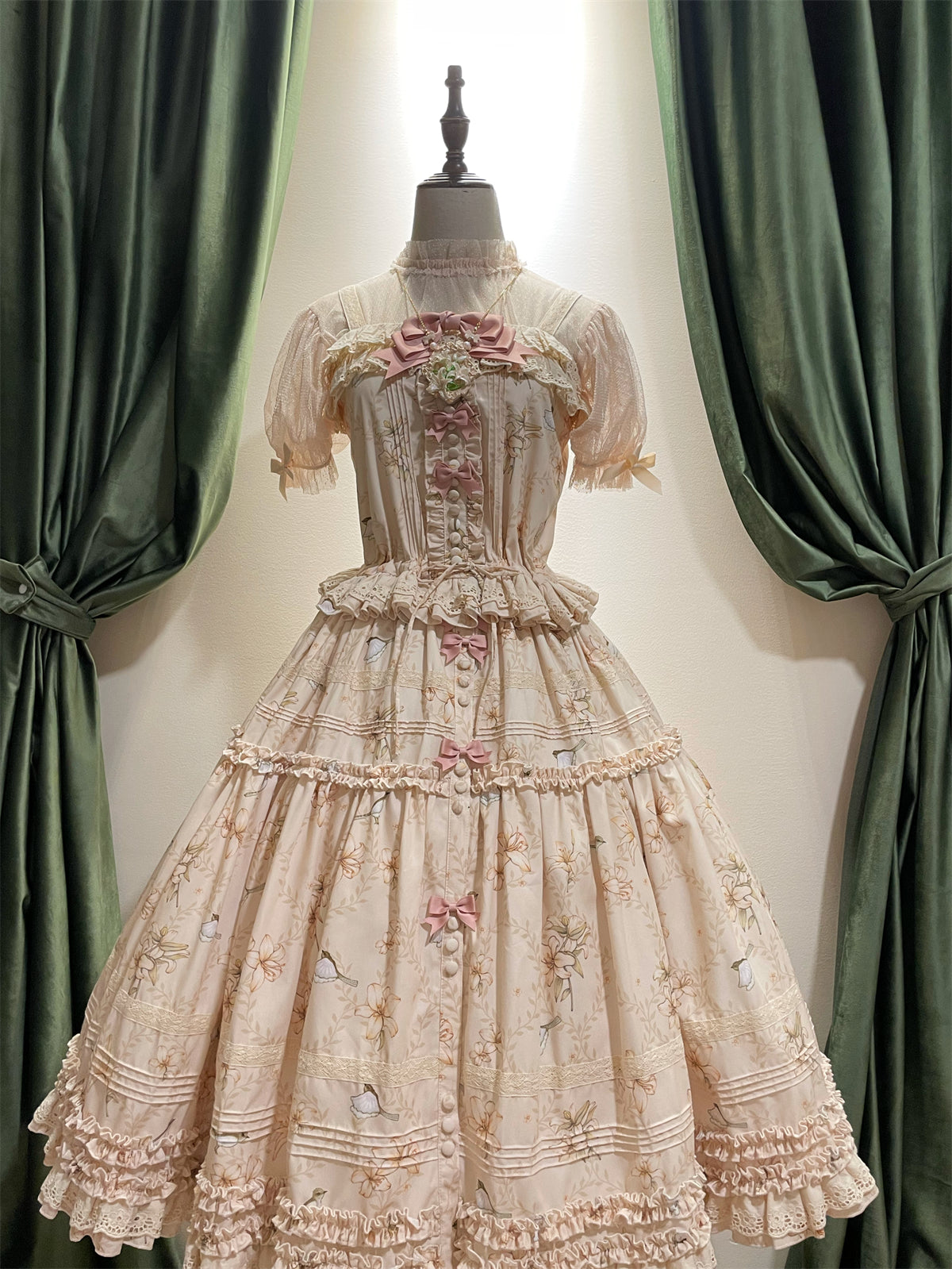 Lily and Wind Classical Print Skirt and Top