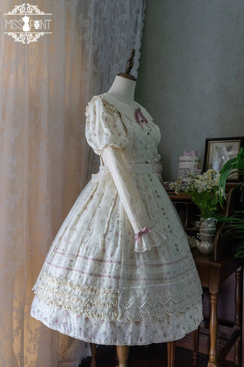 [Pre-order] Pink Flower Polka Dot Sheer Apron