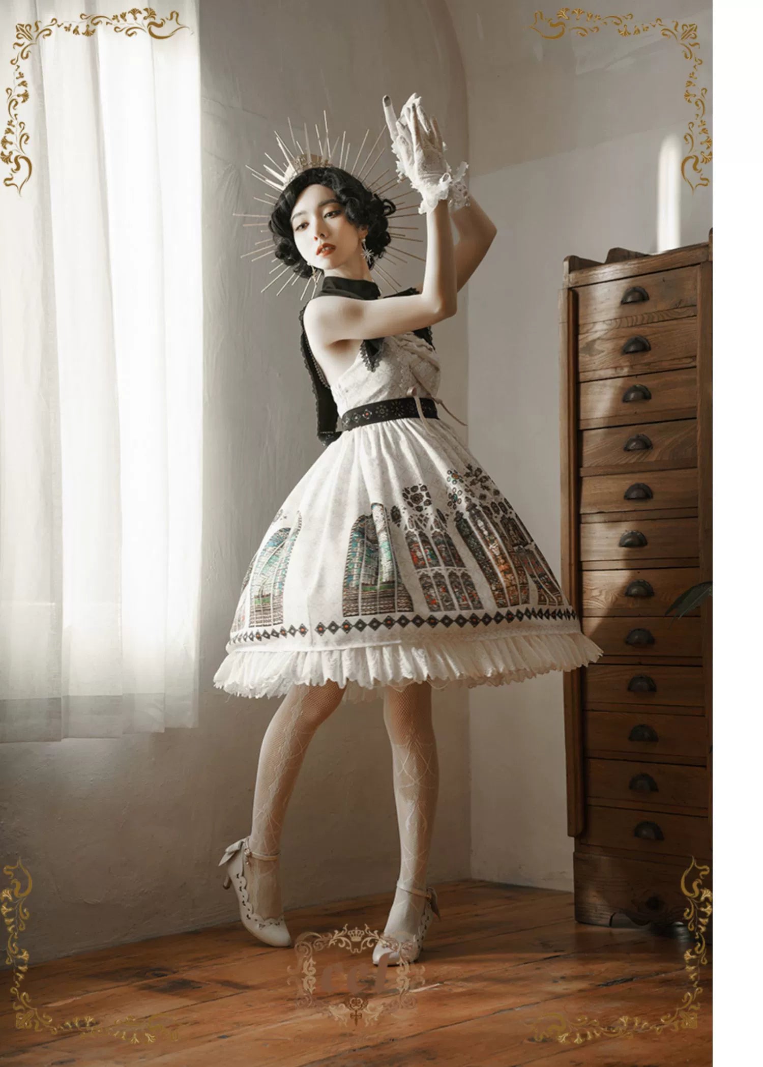 [Pre-orders available until 2/10] The Holy Cross Short-length jumper skirt with detachable collar