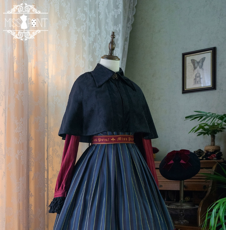 [Pre-orders available until 11/4] Magician's Classical Short Cape