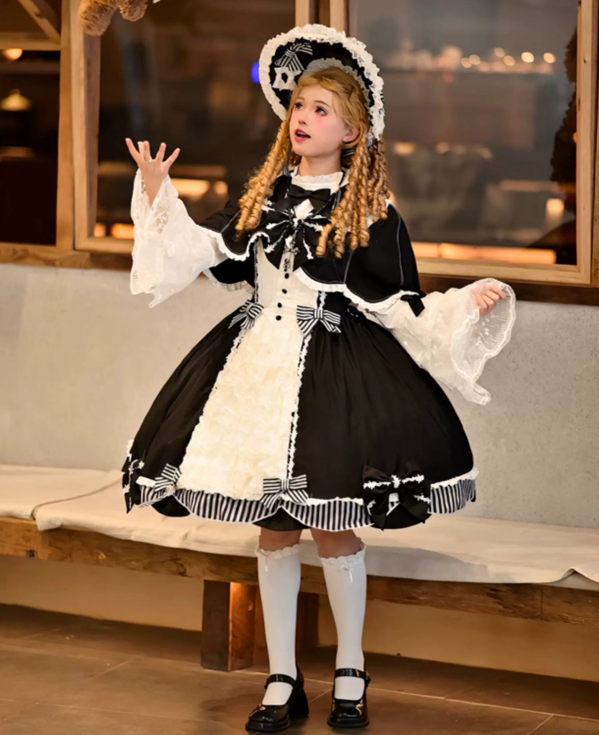 [Pre-orders available until 1/2] Moonlit Night Rhapsody Jumper Skirt and Cape