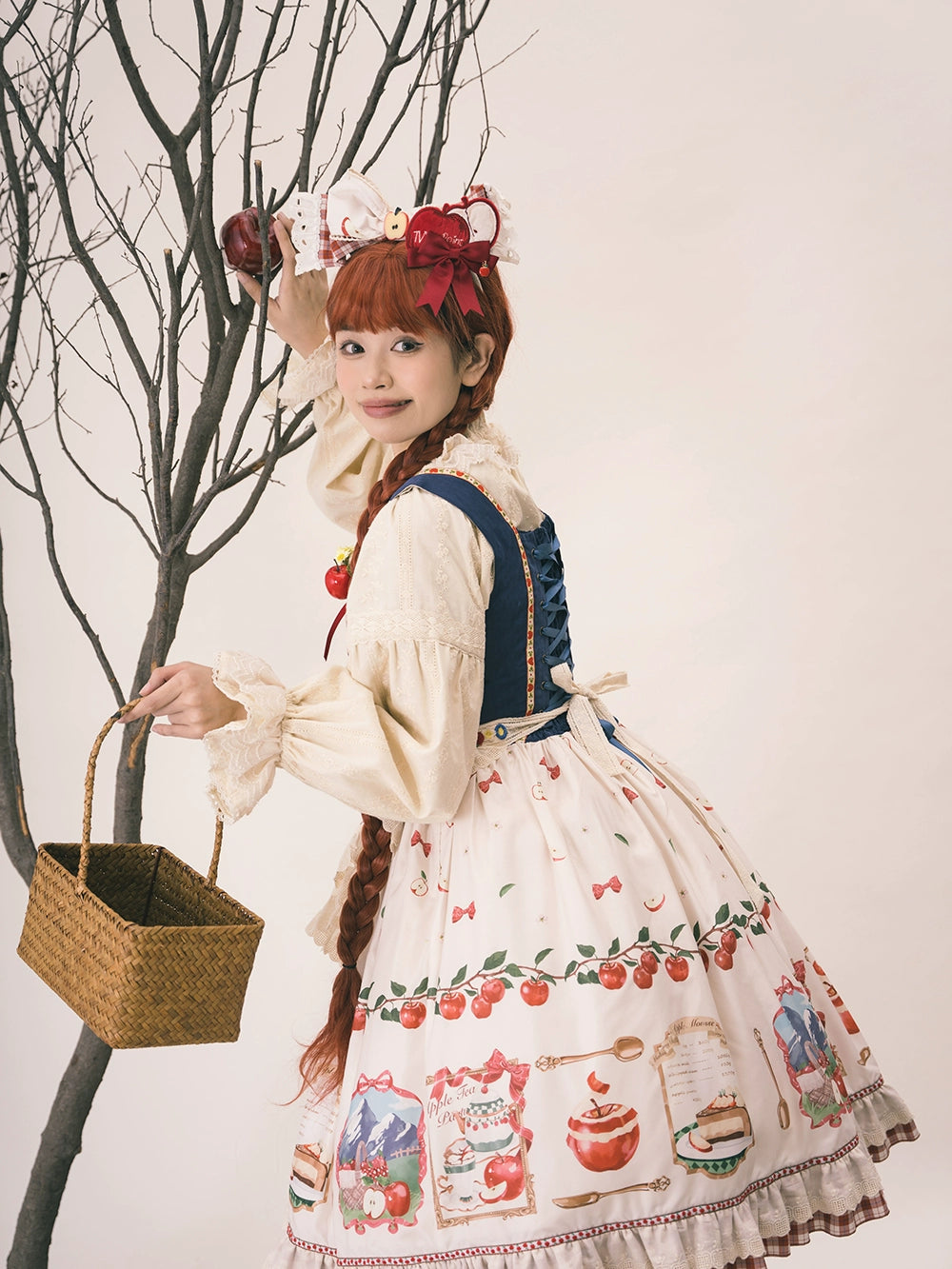 [Sale period ended] Apple Garden Bavarian style jumper skirt