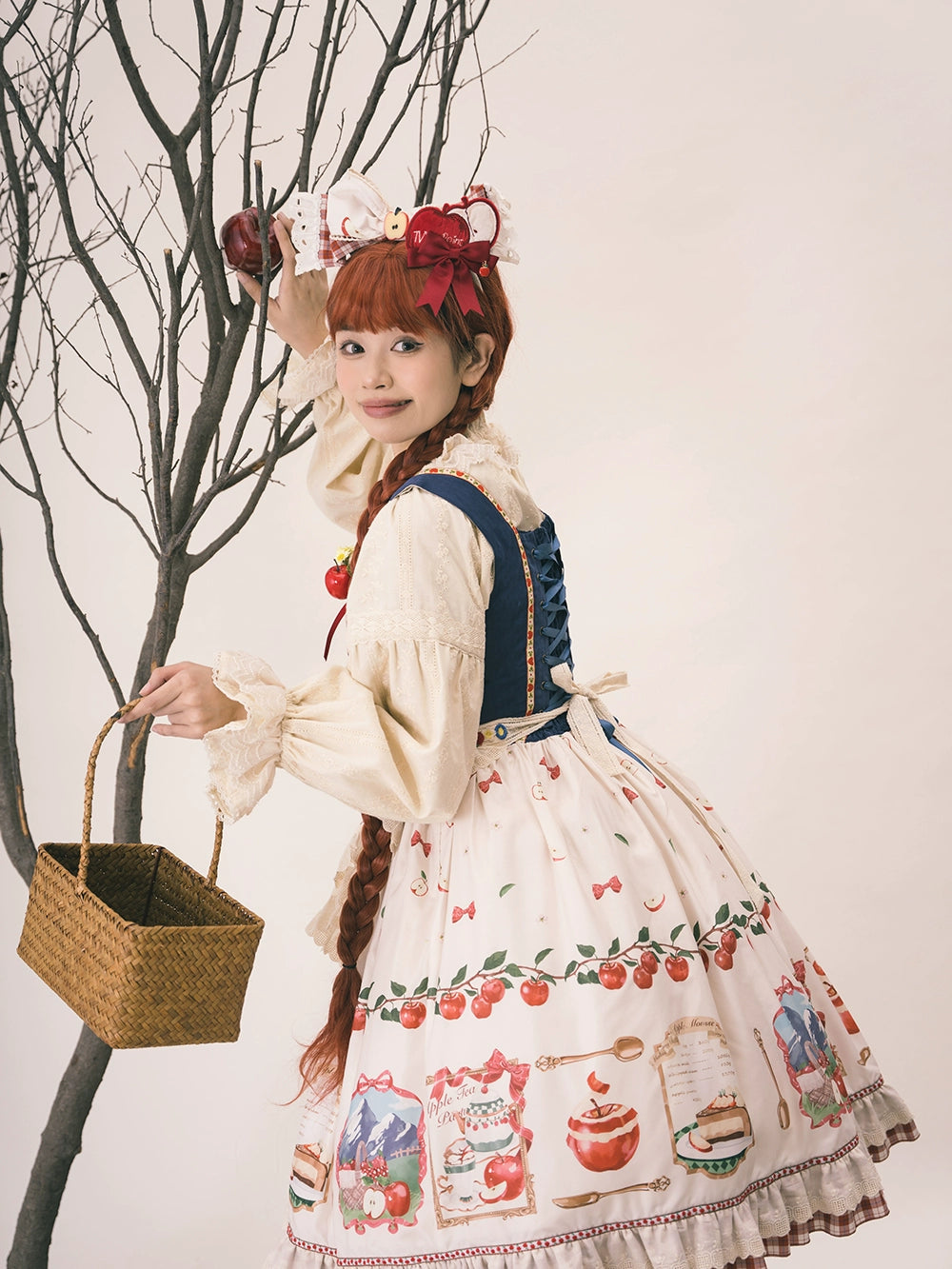 【予約販売】Apple Garden バイエルン風ジャンパースカート