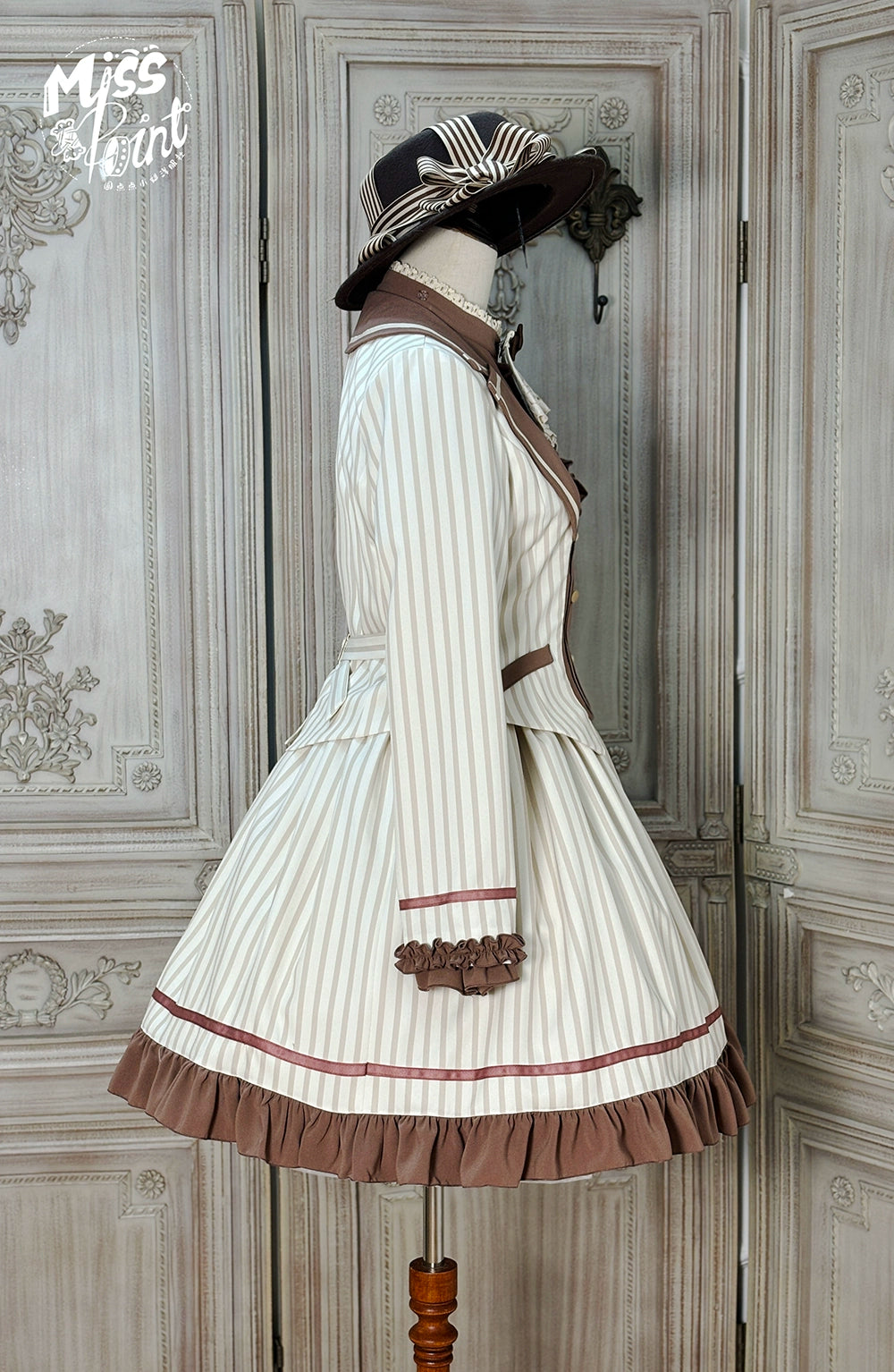 [Pre-orders available until 12/4] Classic Chocolat Stripe Short Jacket