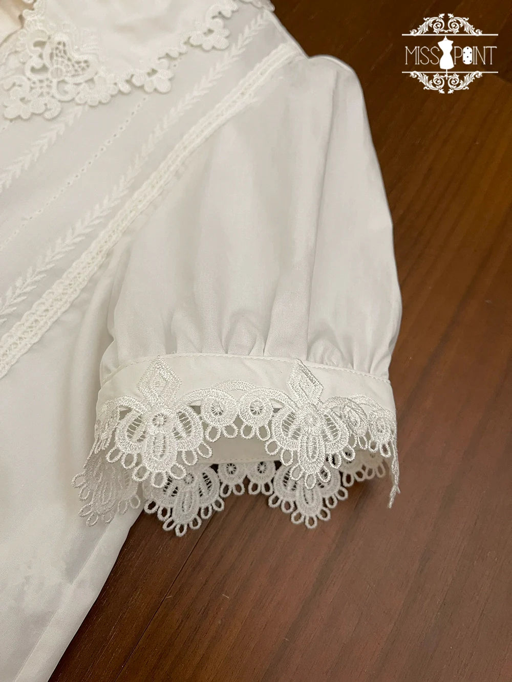 [Pre-order] Secret Key White Lace Short Sleeve Blouse