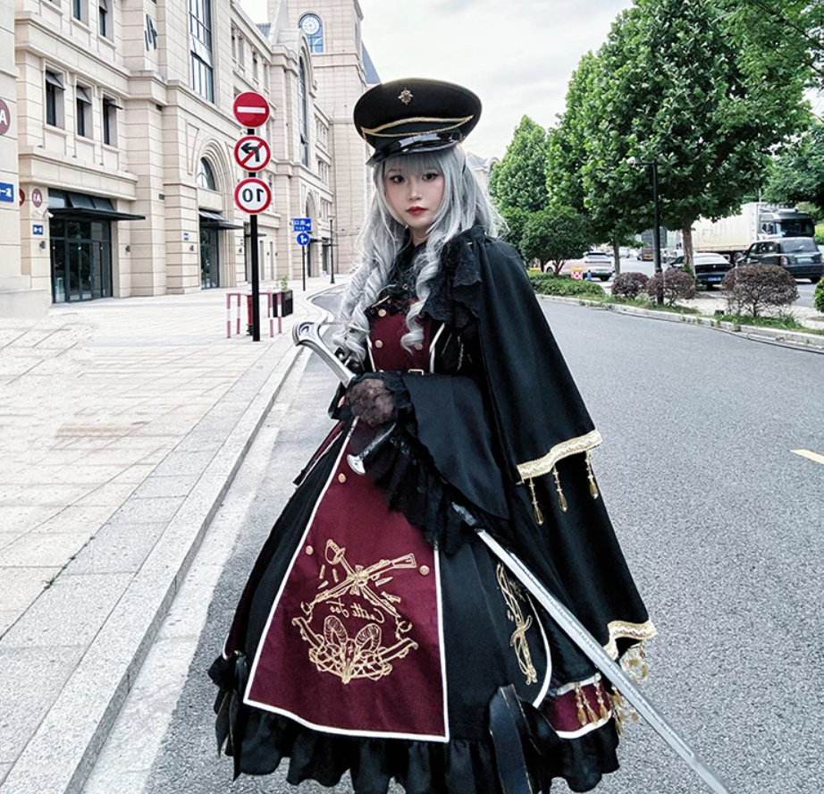 【受注予約6/28まで】The Young Sovereign マント