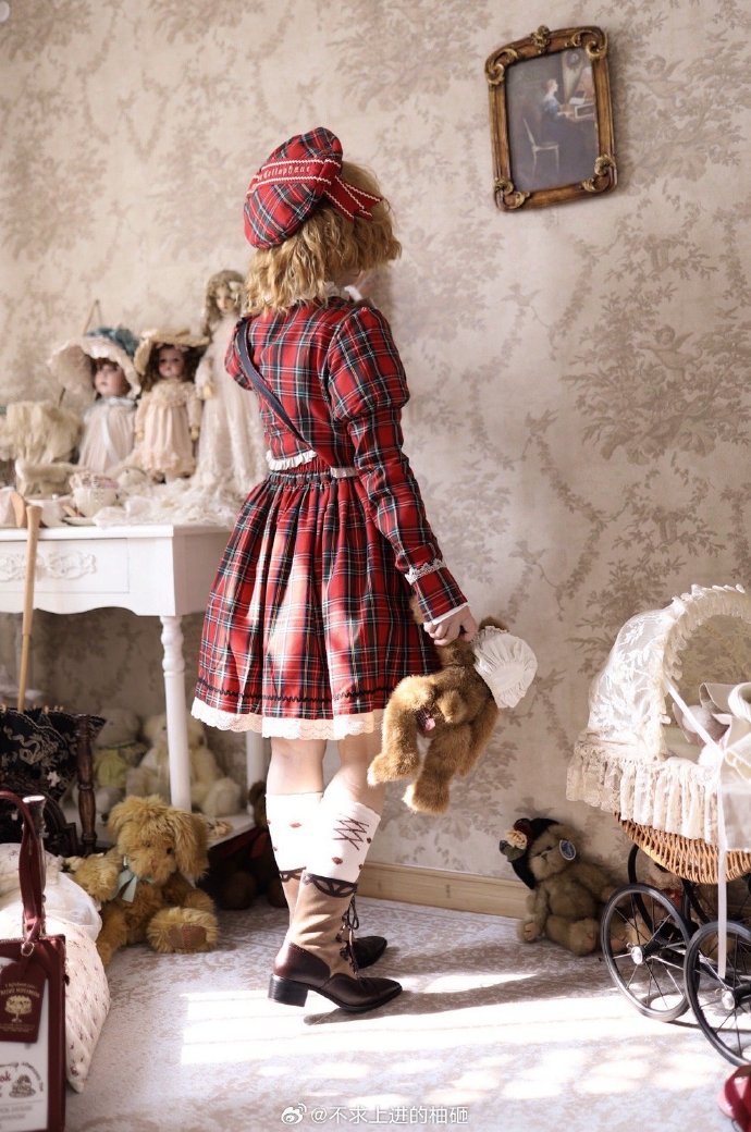 [Pre-orders available until 10/29] Thistle Crown Checkered Mini Skirt