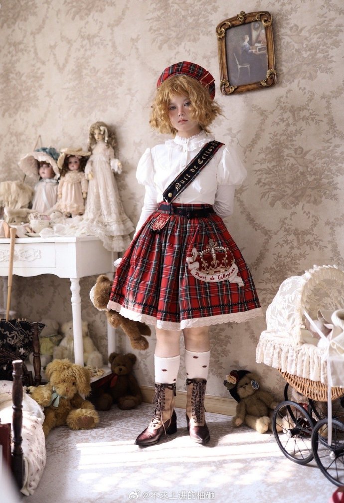[Pre-orders available until 10/29] Thistle Crown Checkered Mini Skirt