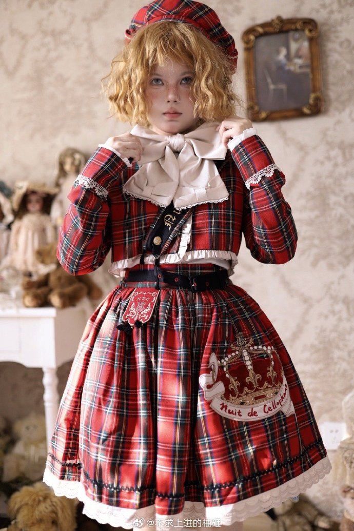 [Pre-orders available until 10/29] Thistle Crown Checkered Mini Skirt