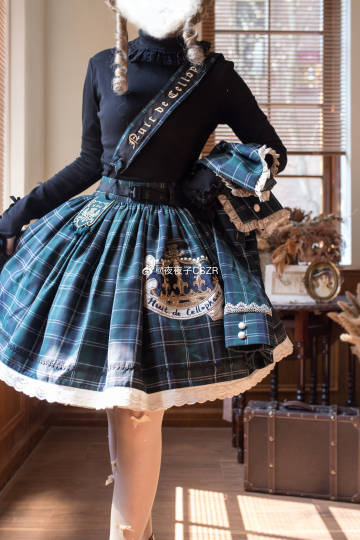 [Pre-orders available until 10/29] Thistle Crown Checkered Mini Skirt