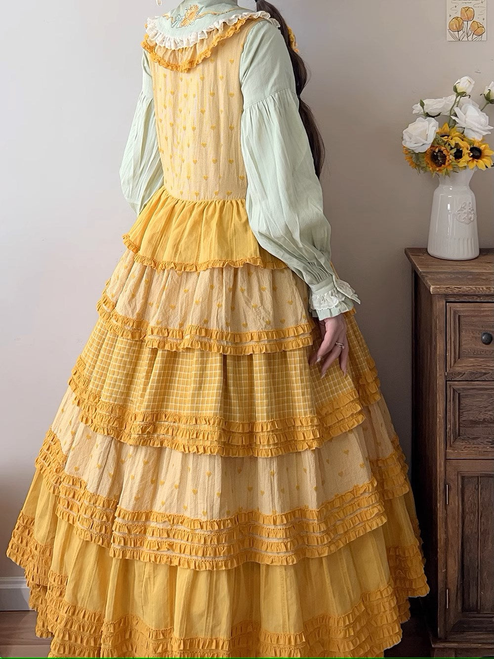 [Pre-orders available until 10/29] Gardening Sunflower jumper skirt, tiered type