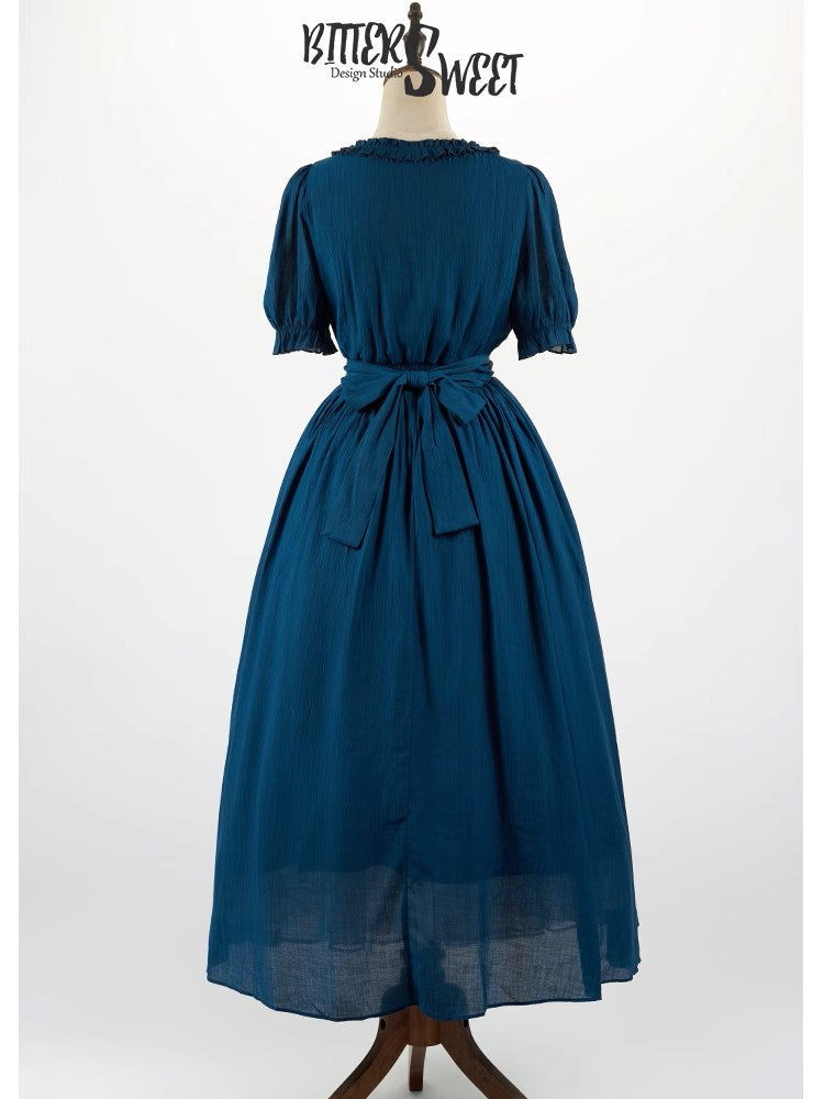 Classical V-neck dress with corset
