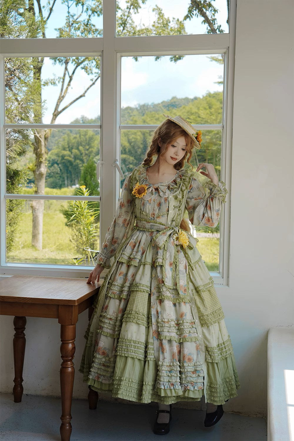 [Pre-orders available until 10/29] Gardening Sunflower jumper skirt, tiered type