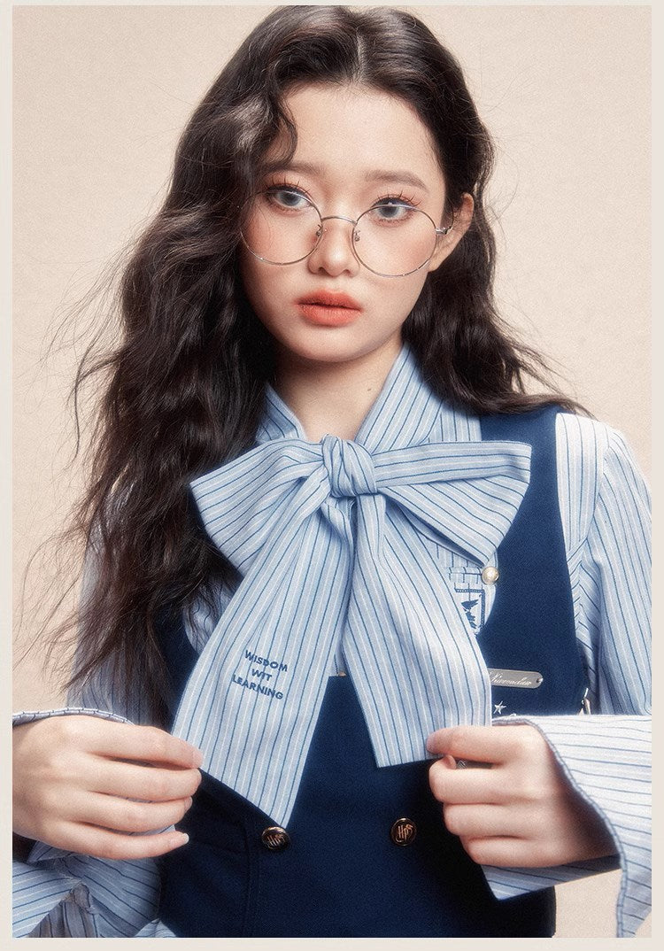 [Pre-order] Hogwarts School of Witchcraft and Wizardry Ribbon Tie Stripe Blouse
