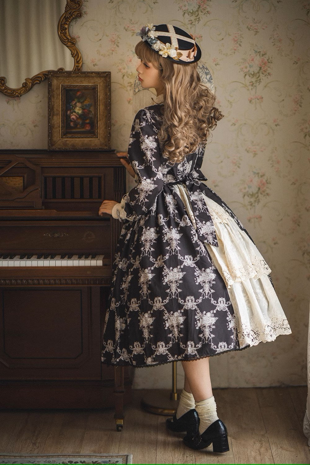 [Pre-order] Antique Flower Wall Dress
