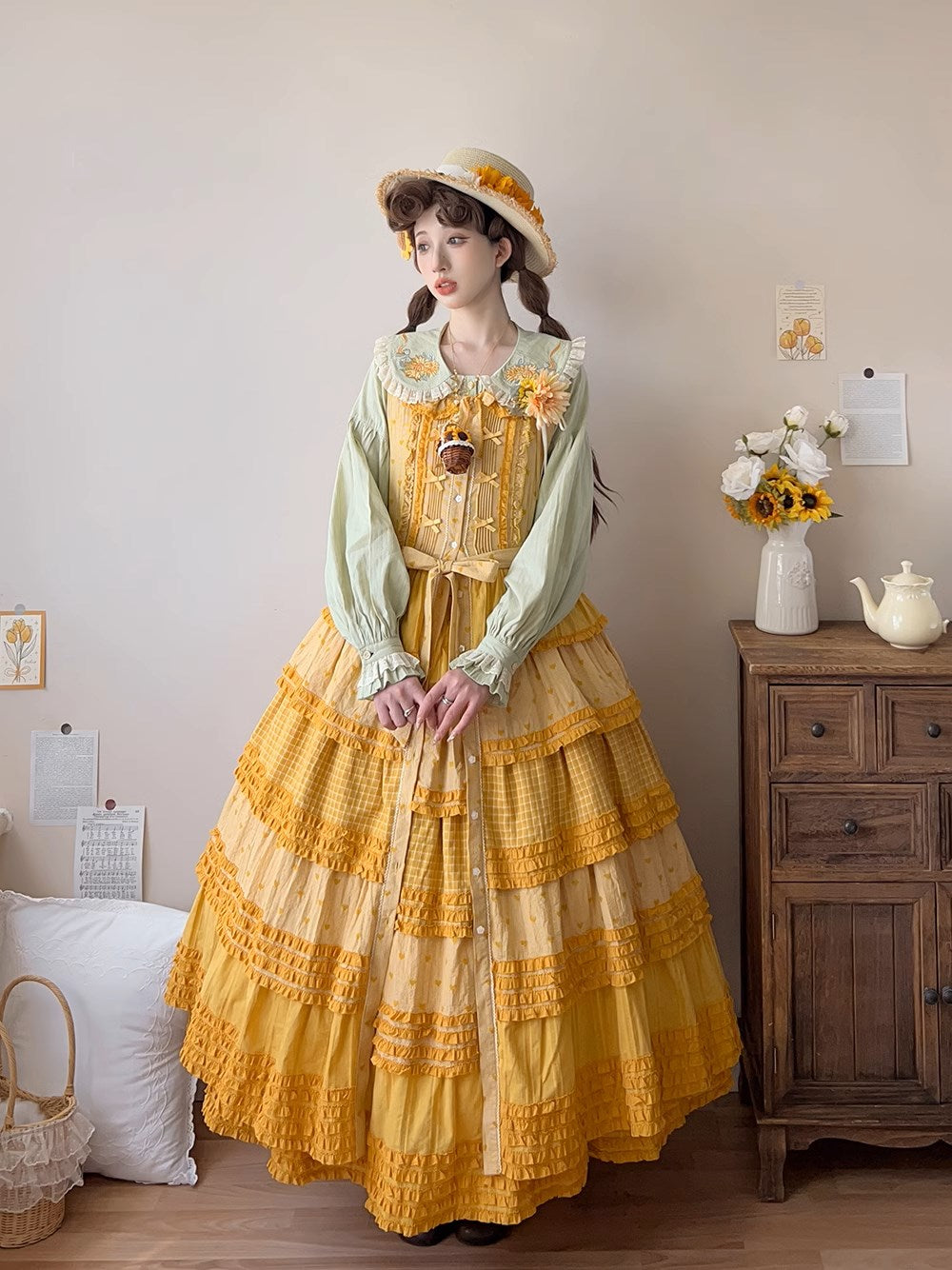 [Pre-orders available until 10/29] Gardening Sunflower jumper skirt, tiered type