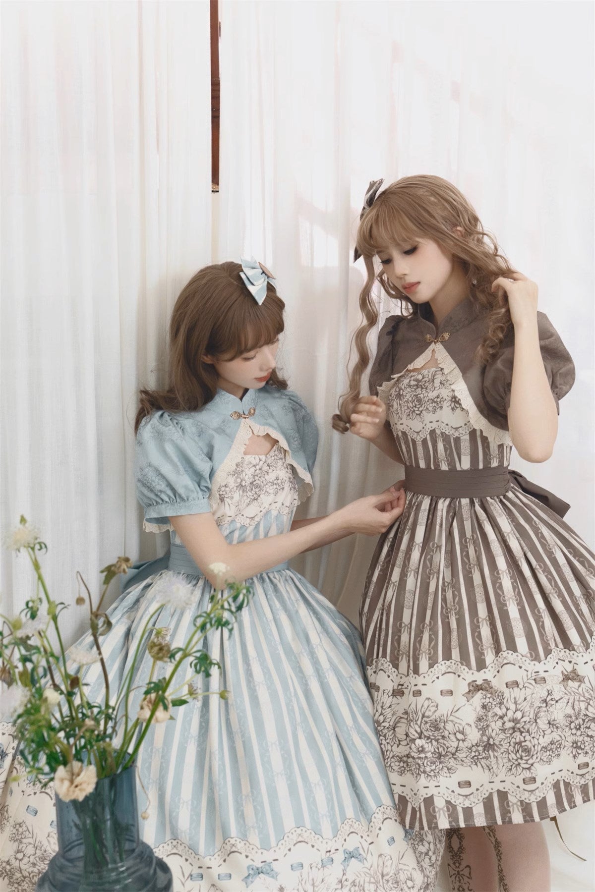 Blooming Flowers and Clocks ジャンパースカート