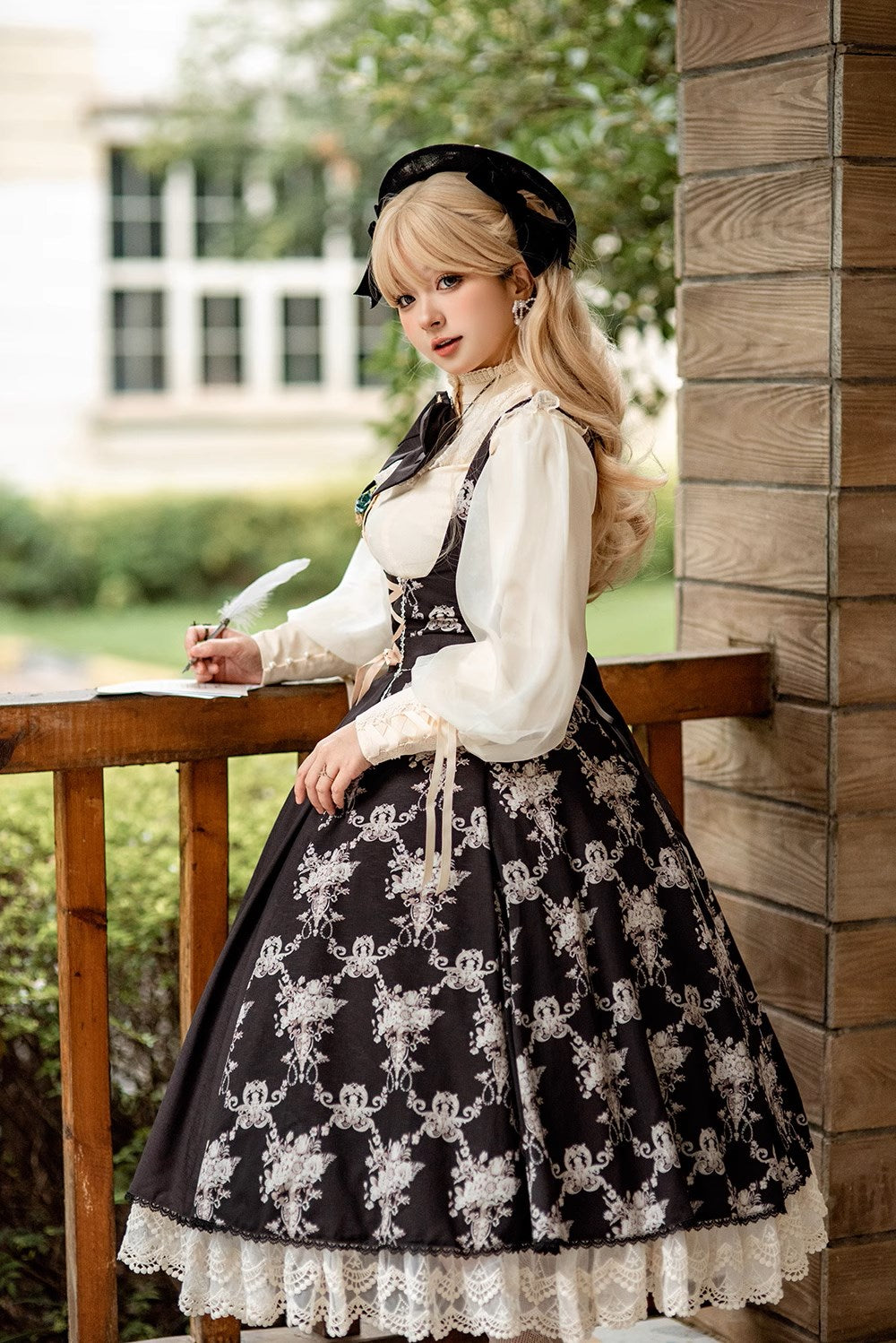 【予約販売】Antique Flower Wall ジャンパースカート