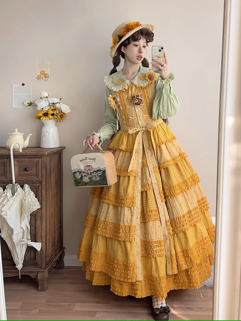 [Pre-orders available until 10/29] Gardening Sunflower jumper skirt, tiered type