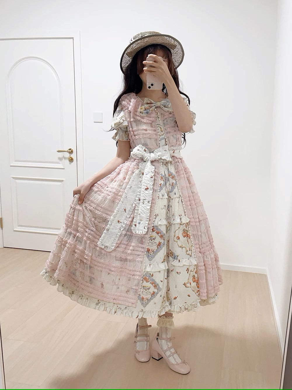 [Pre-orders available until 2/19] Cat Rose Tea Party Sheer Gilet