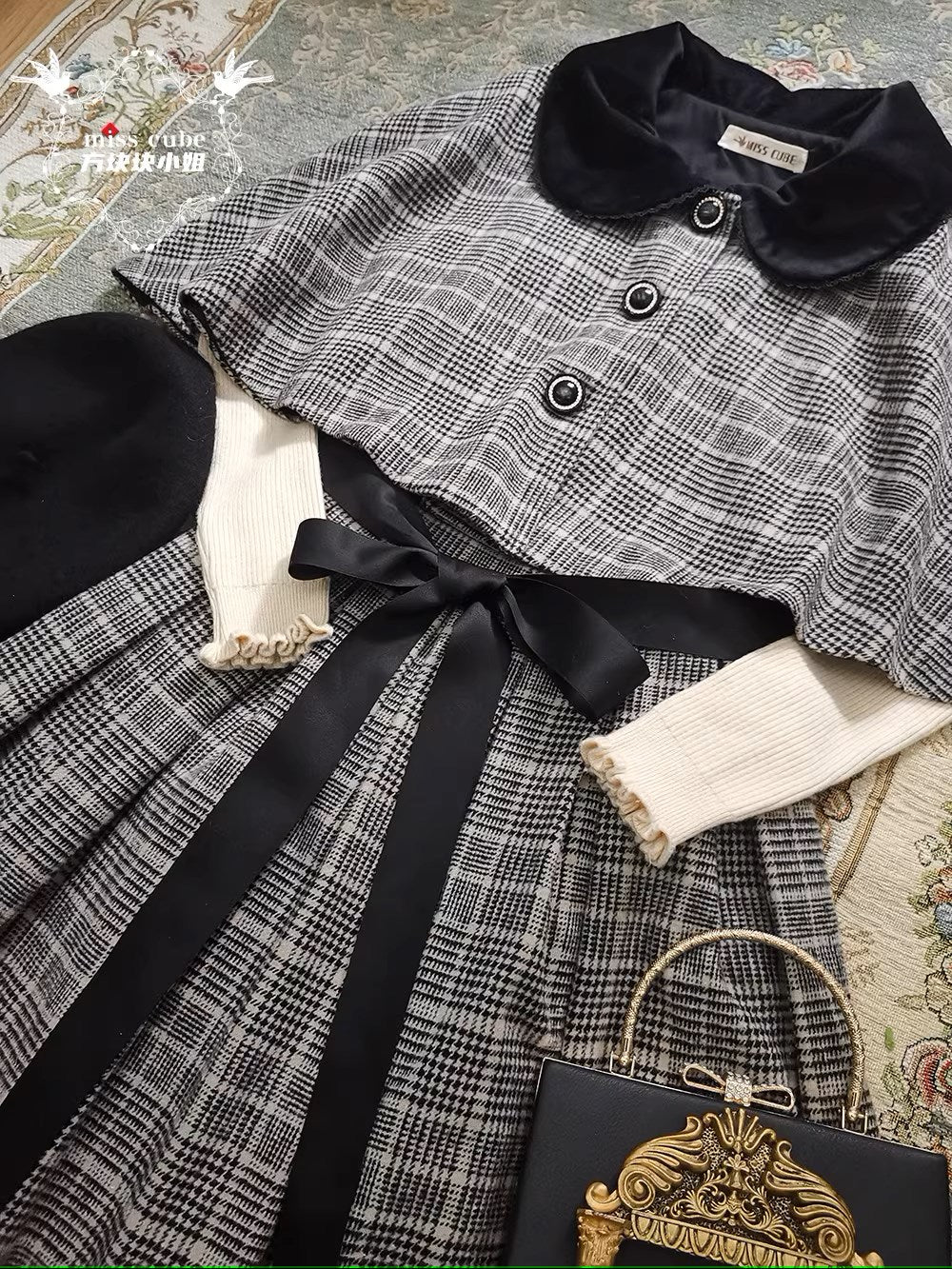 Earl Gray checked cloak